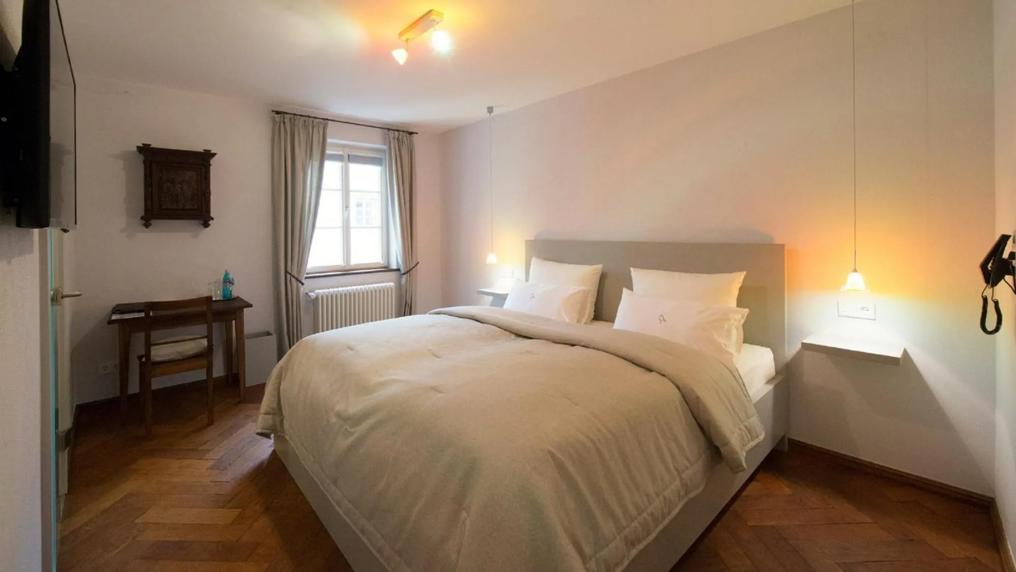 Photo of the whole room, Bed in Romantik Hotel Meisenheimer Hof