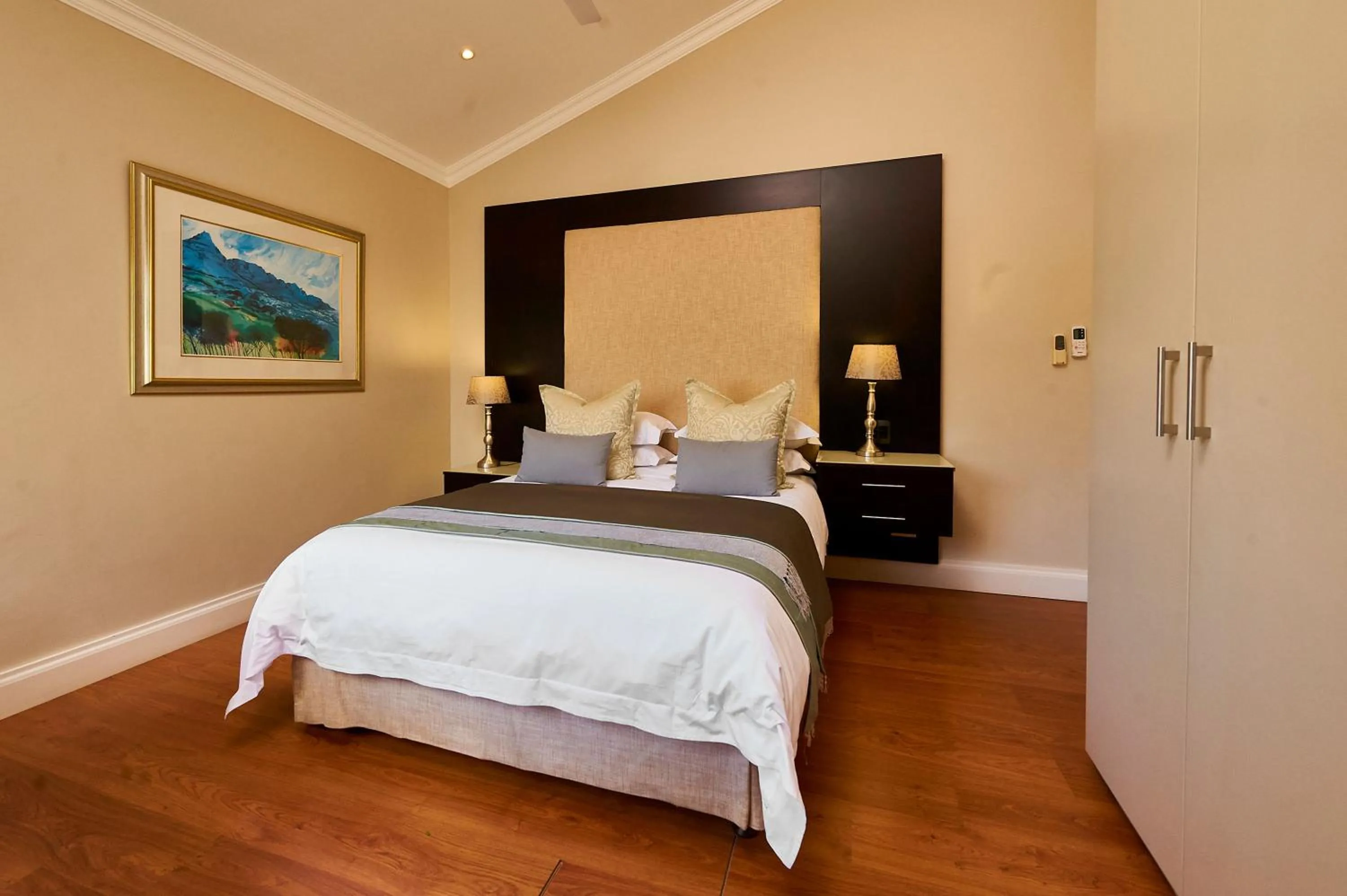 Bed in Forest Manor Boutique Guesthouse