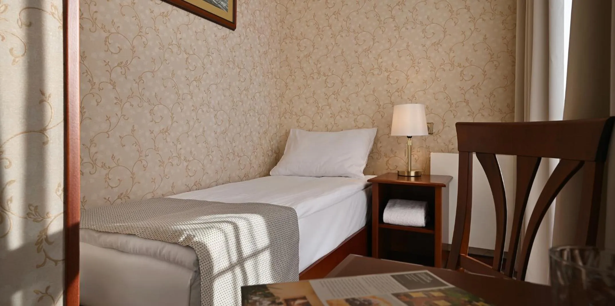 Property building, Bed in Hotel Rott