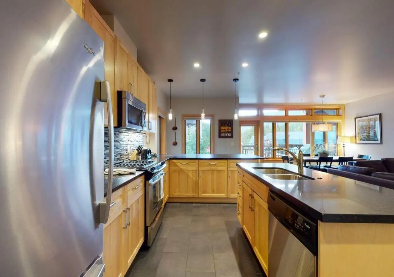 Kitchen or kitchenette in Lion Square Lodge Condos by TO