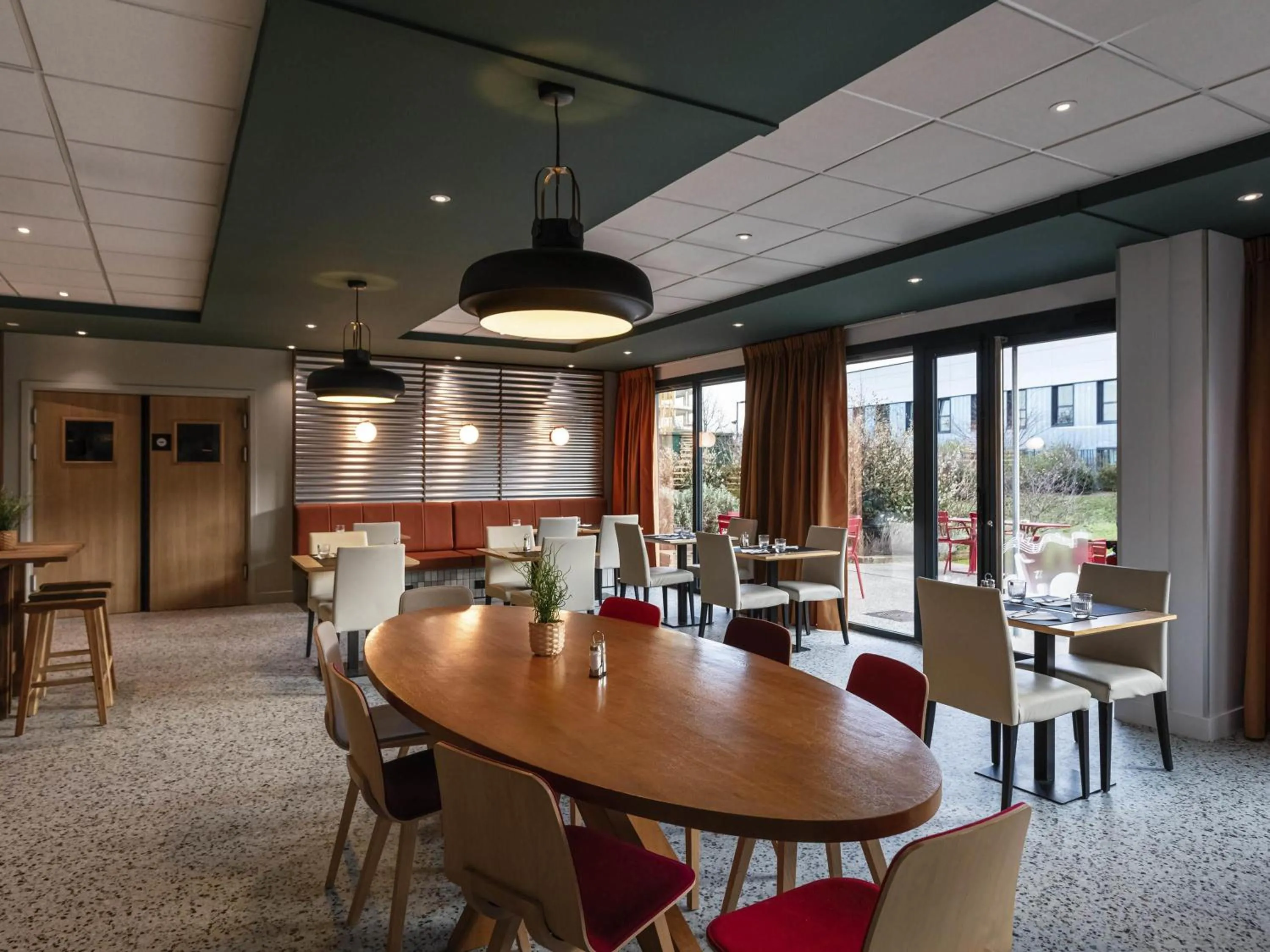 Restaurant/places to eat in ibis Lyon Est Meyzieu