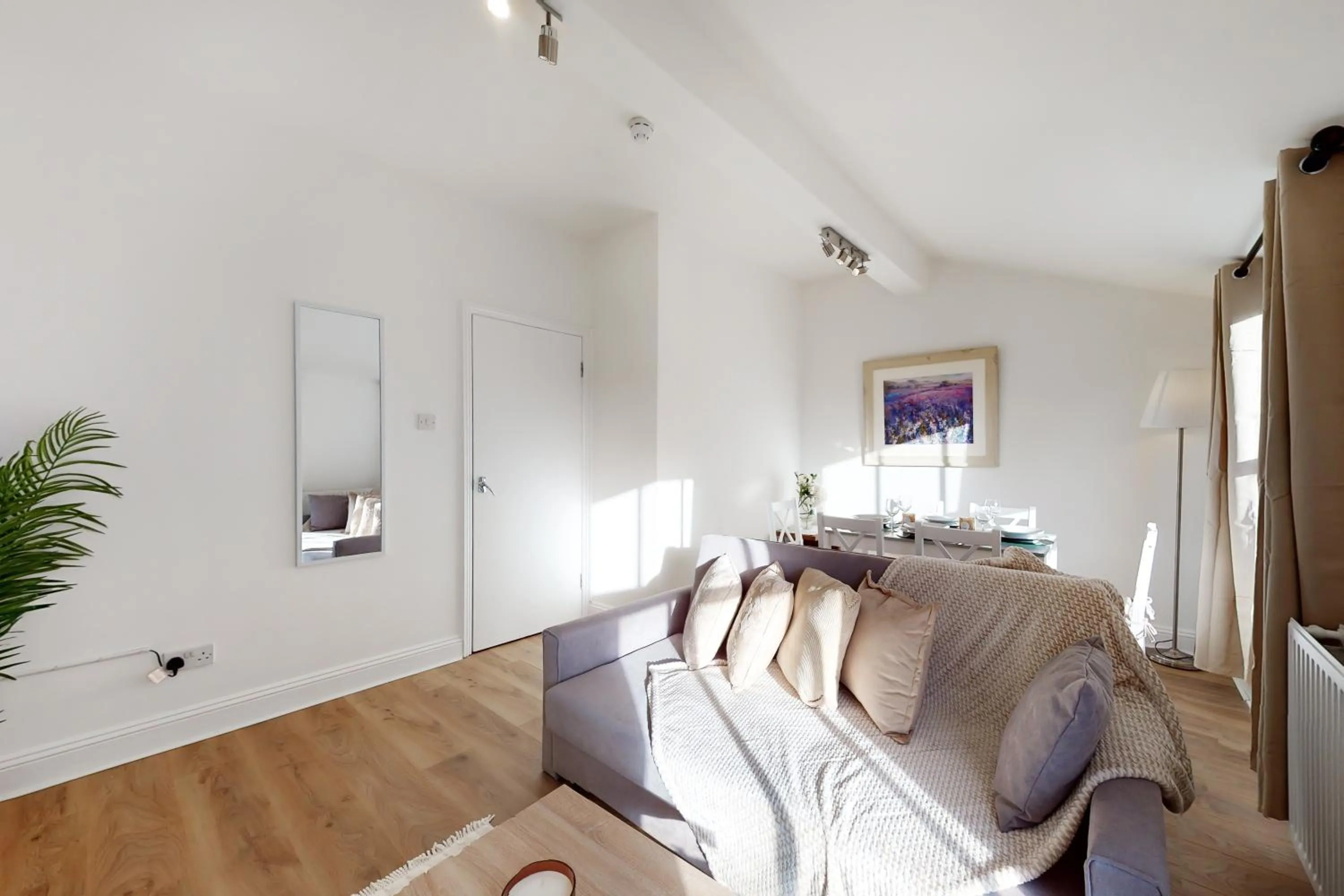 Living room in Park Lane Apartments Baker Street