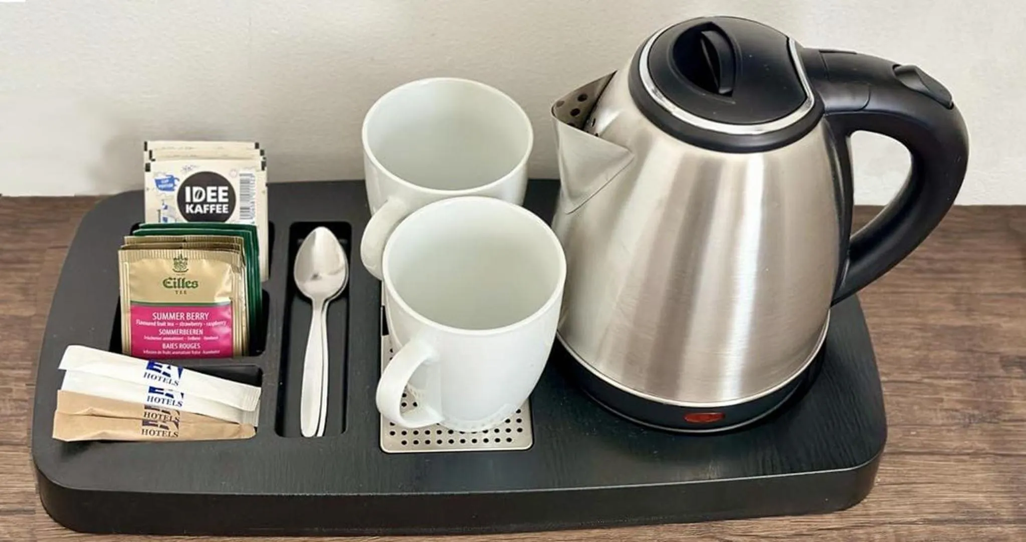Coffee/tea facilities in EA Hotel Victoria