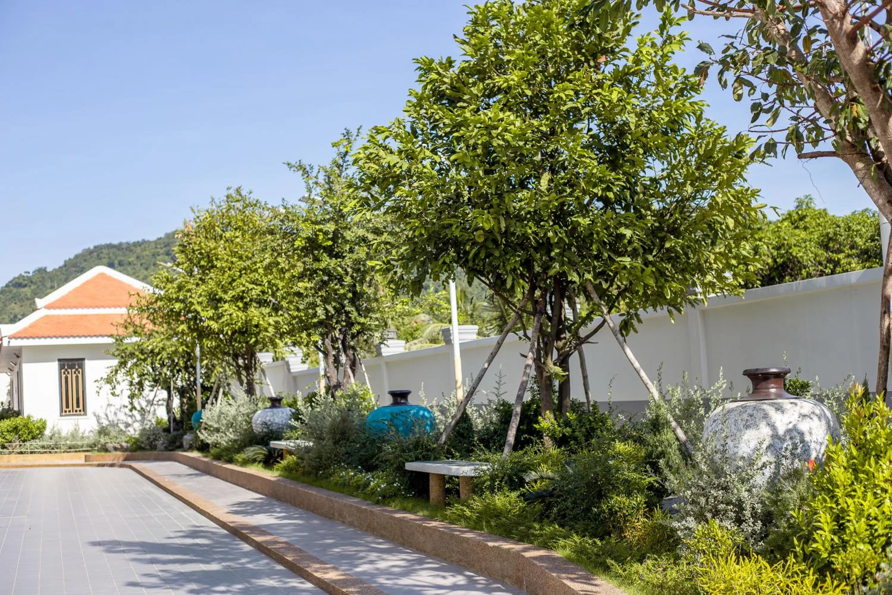 Garden in Vakara Hotel Kep