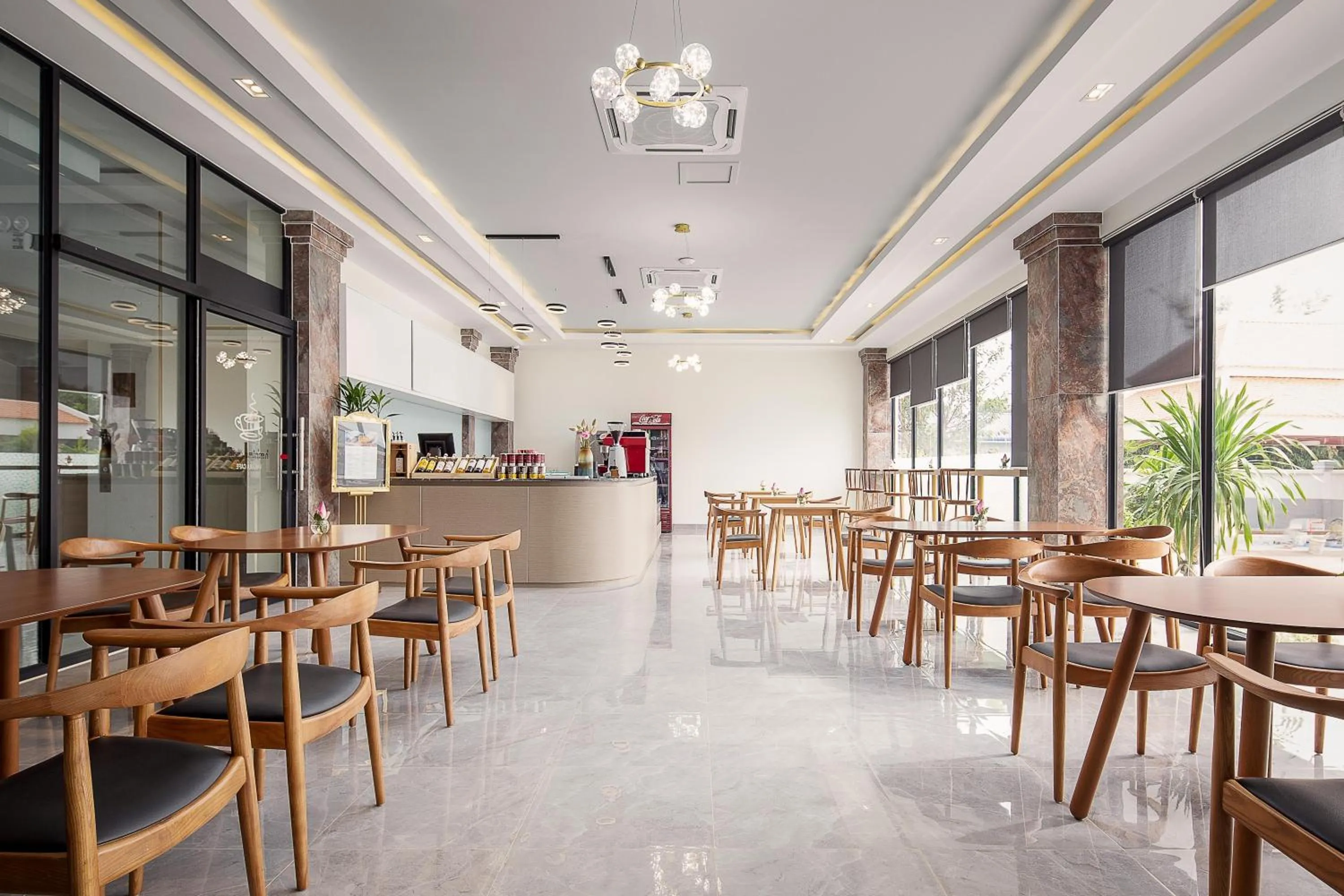 Restaurant/places to eat in Vakara Hotel Kep