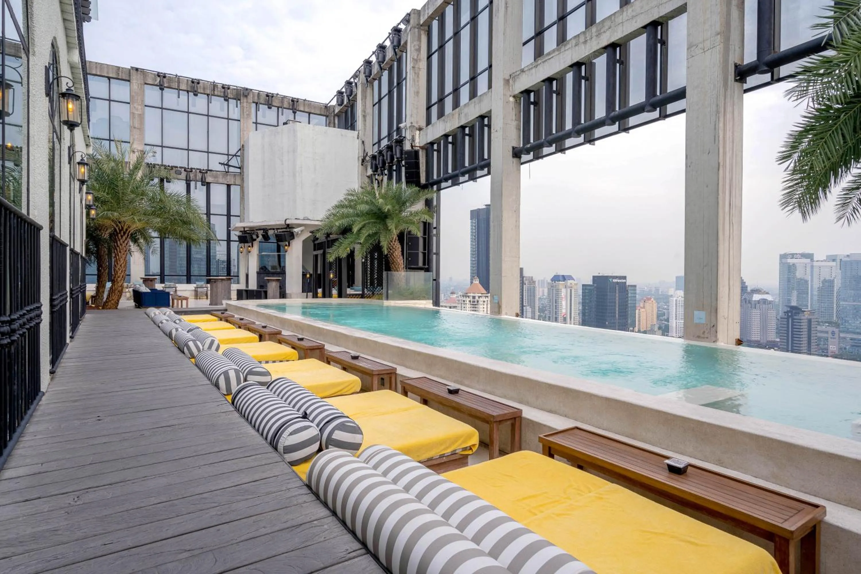 Restaurant/places to eat in The Orient Jakarta, a Royal Hideaway Hotel