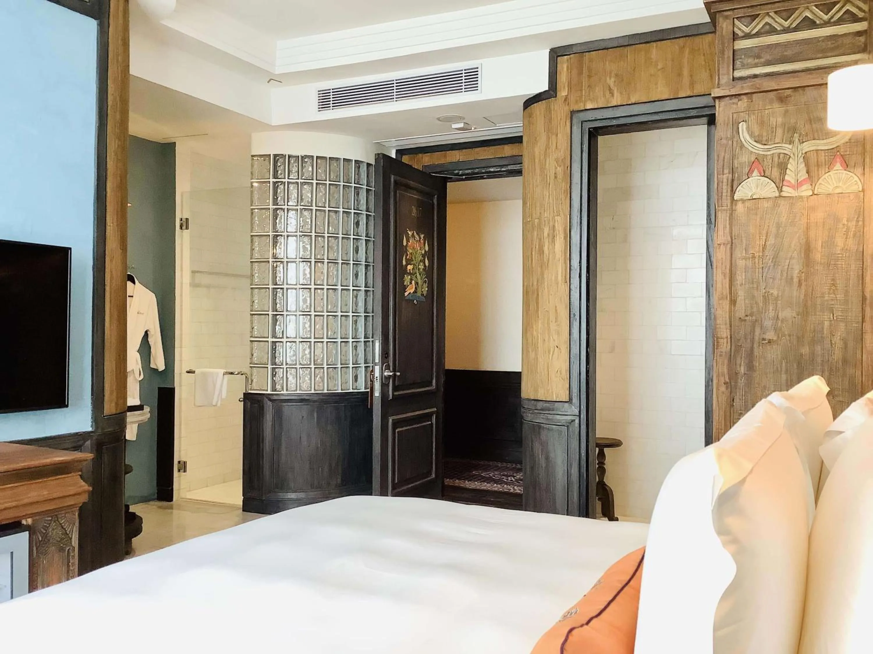 Bedroom, Bed in The Orient Jakarta, a Royal Hideaway Hotel