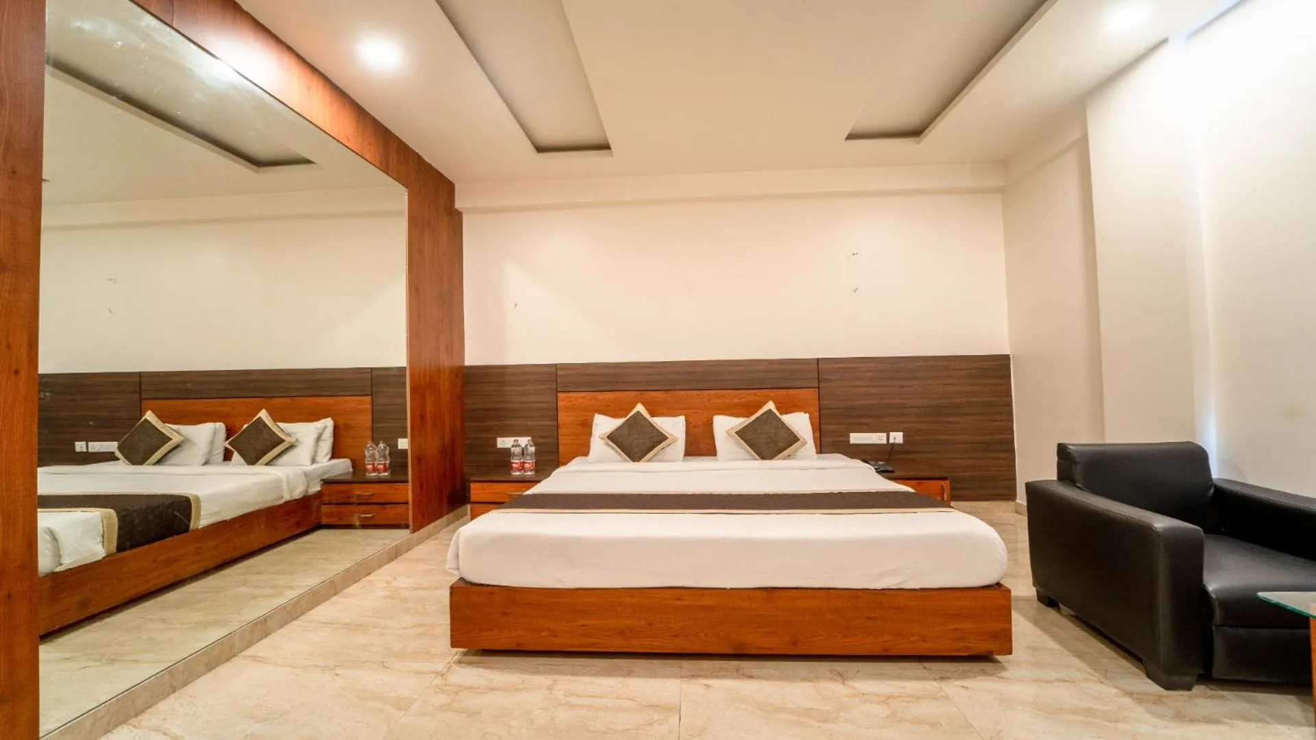 Deluxe Room in Hotel Bhaskar
