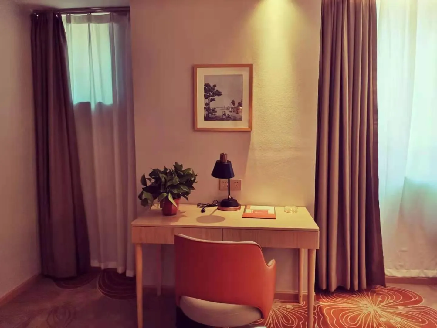 Seating area in Vienna Hotel