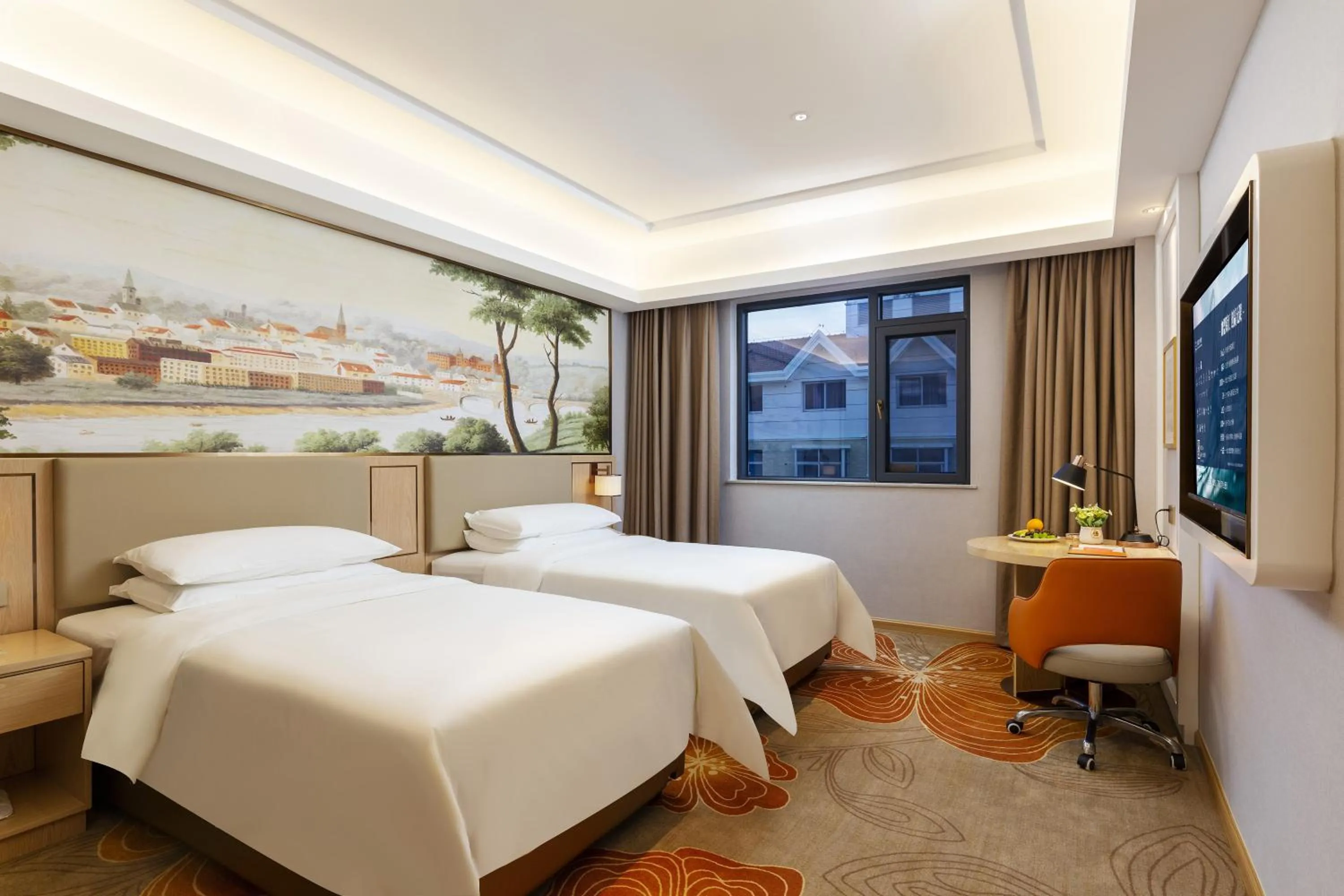 Photo of the whole room in Vienna Hotel