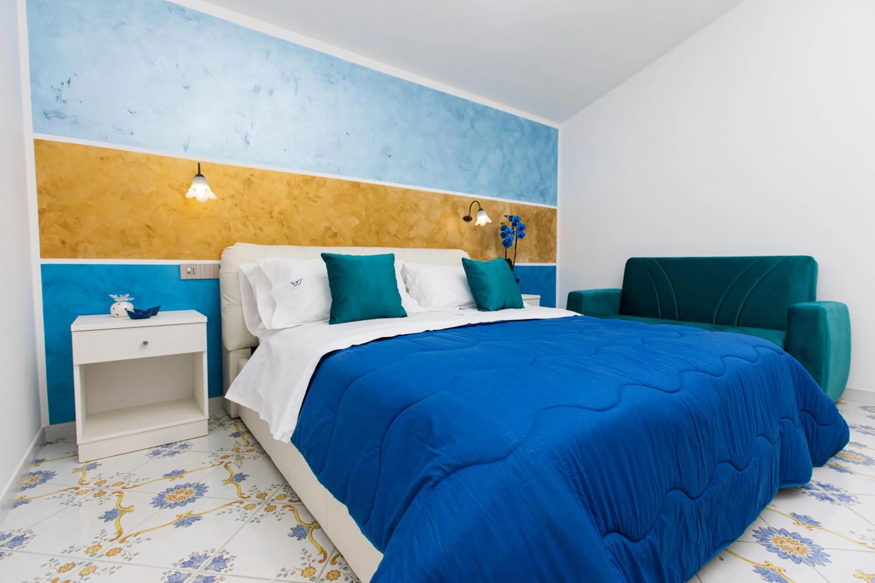 Photo of the whole room, Bed in Panariello Palace