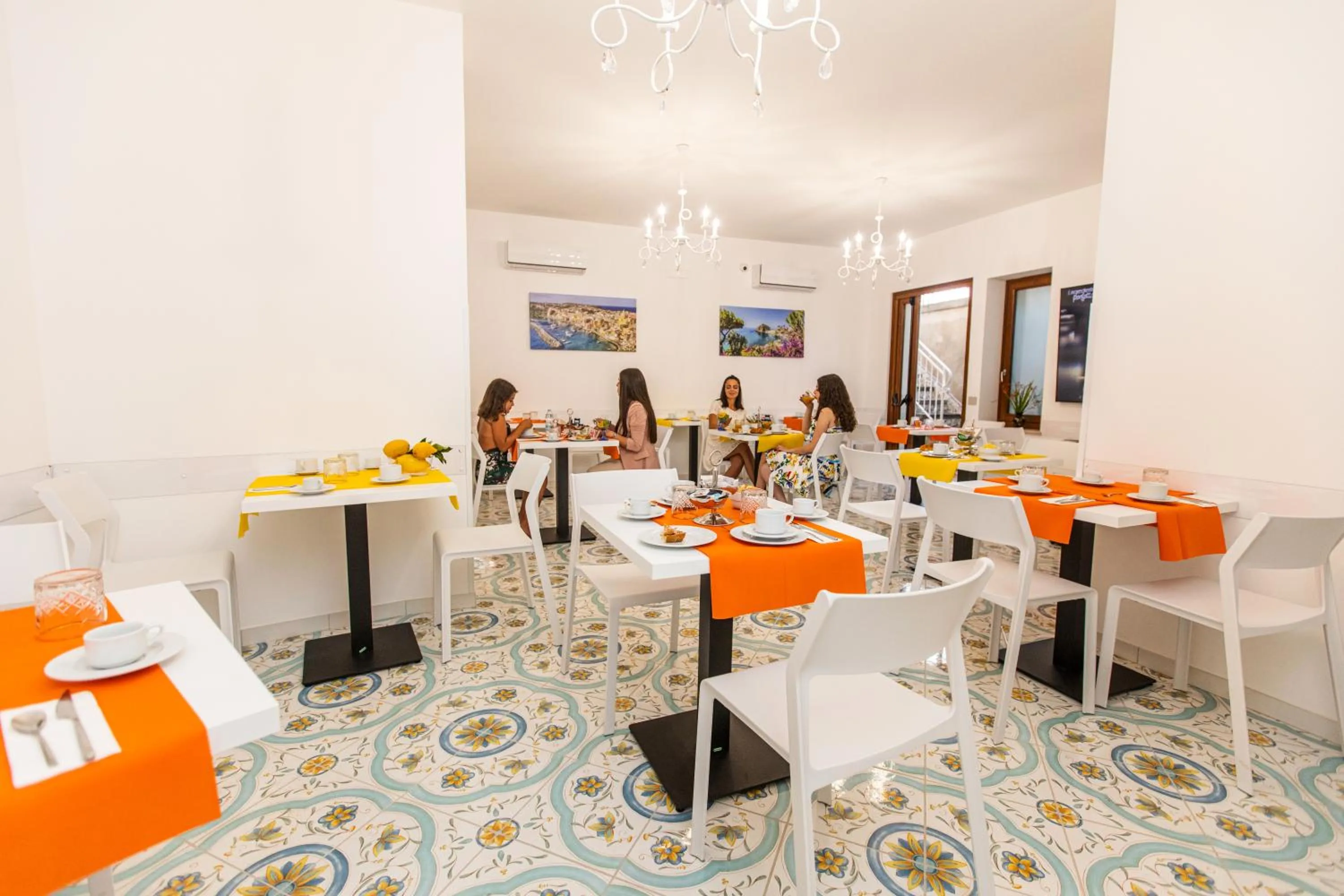 Restaurant/places to eat in Panariello Palace