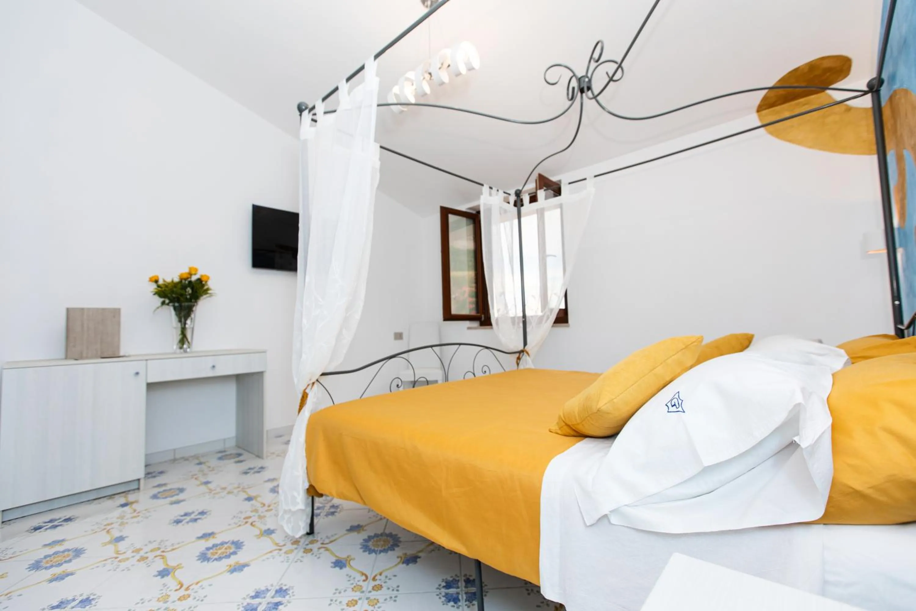 Photo of the whole room, Bed in Panariello Palace