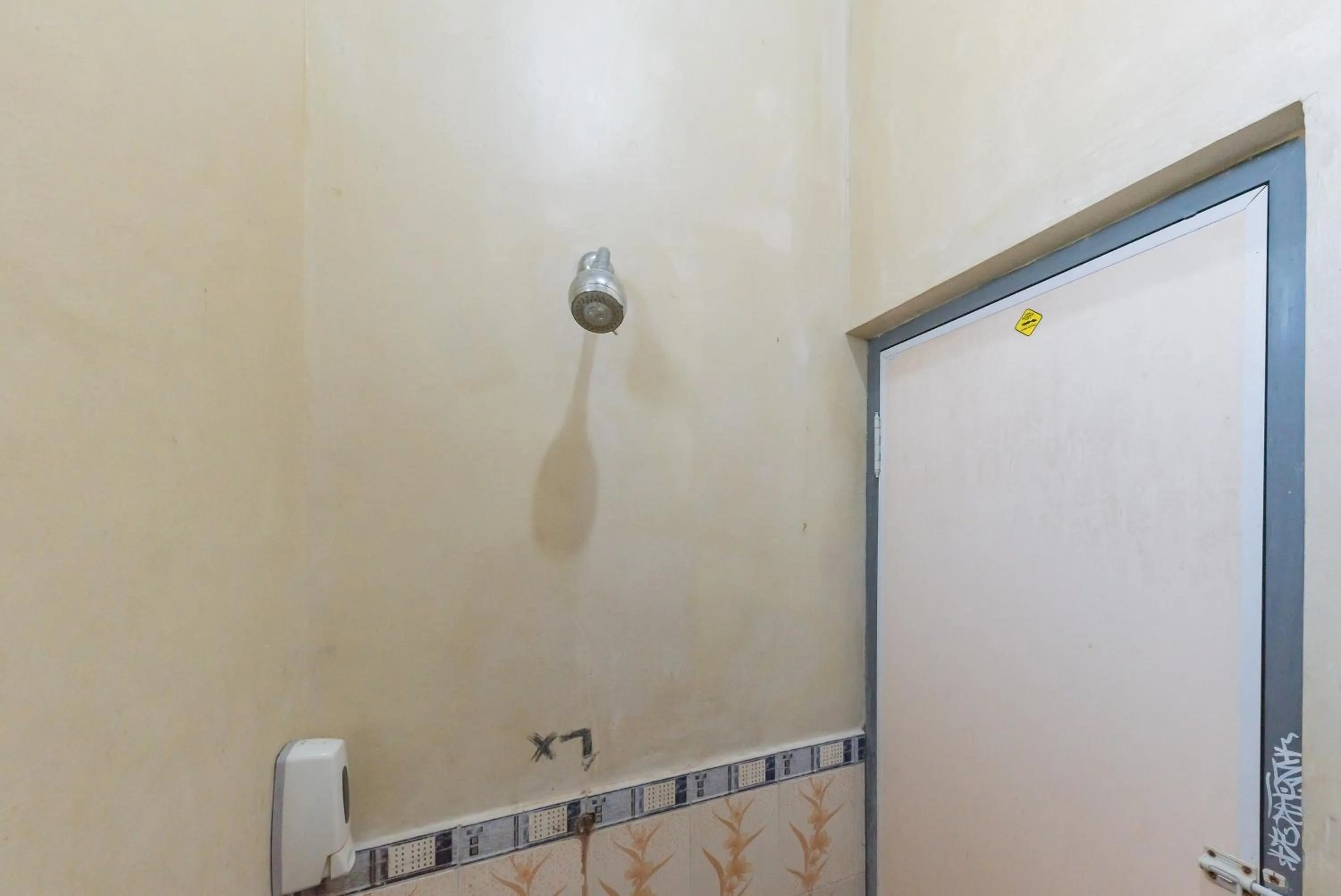 Bathroom in RedDoorz near Pantai Ujung Genteng