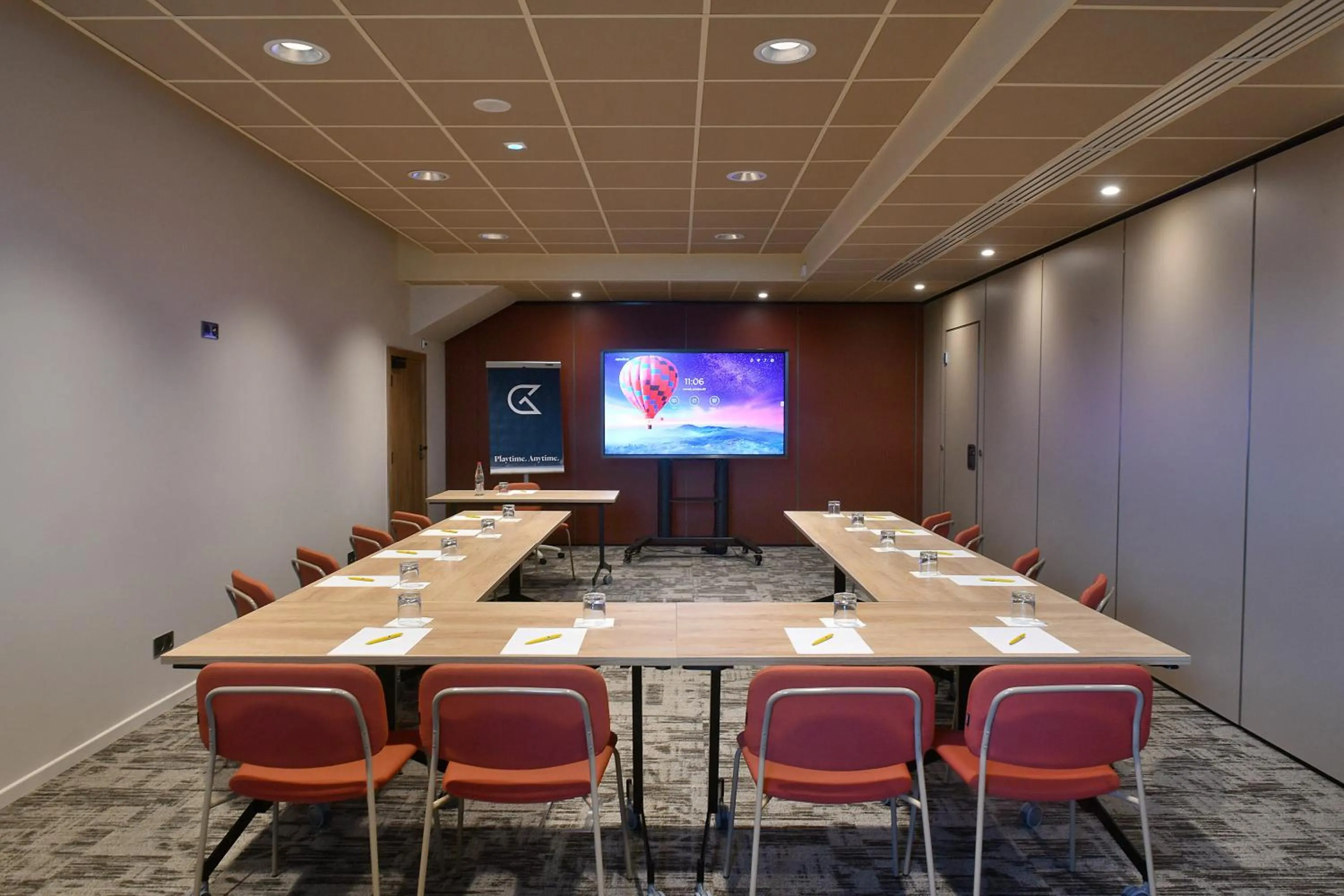 Meeting/conference room in Golden Tulip Reims Bezannes