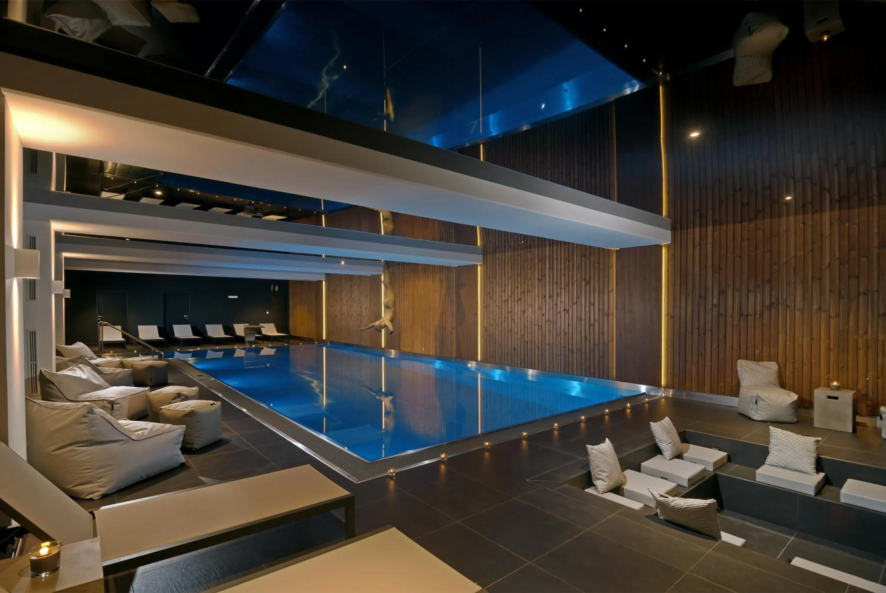 Swimming pool in Hotel Bedriska Wellness Resort & Spa