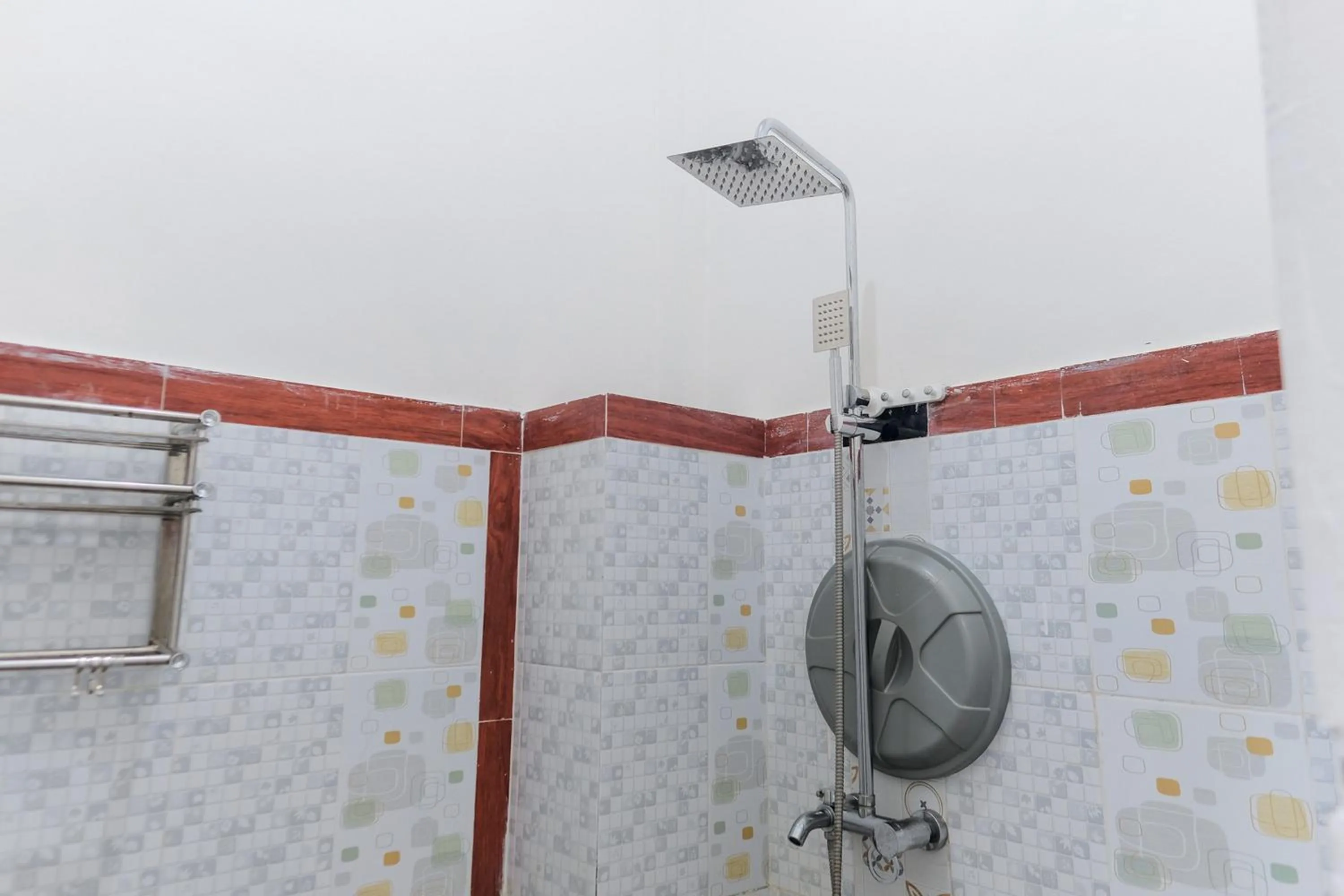 Bathroom in RedDoorz Syariah @ Jalan Ir Haji Juanda Jambi