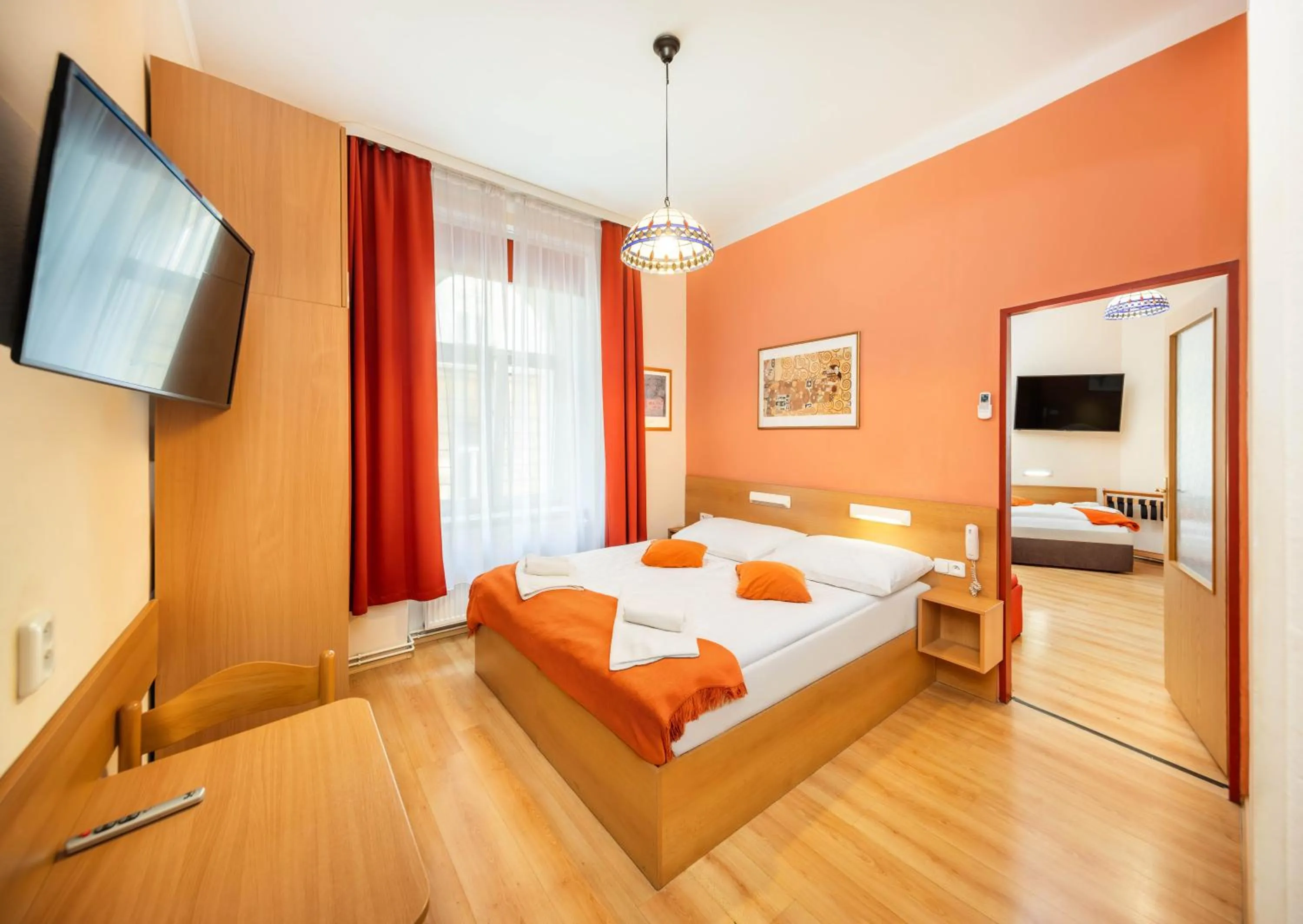 Bedroom, Bed in Hotel Golden City Garni