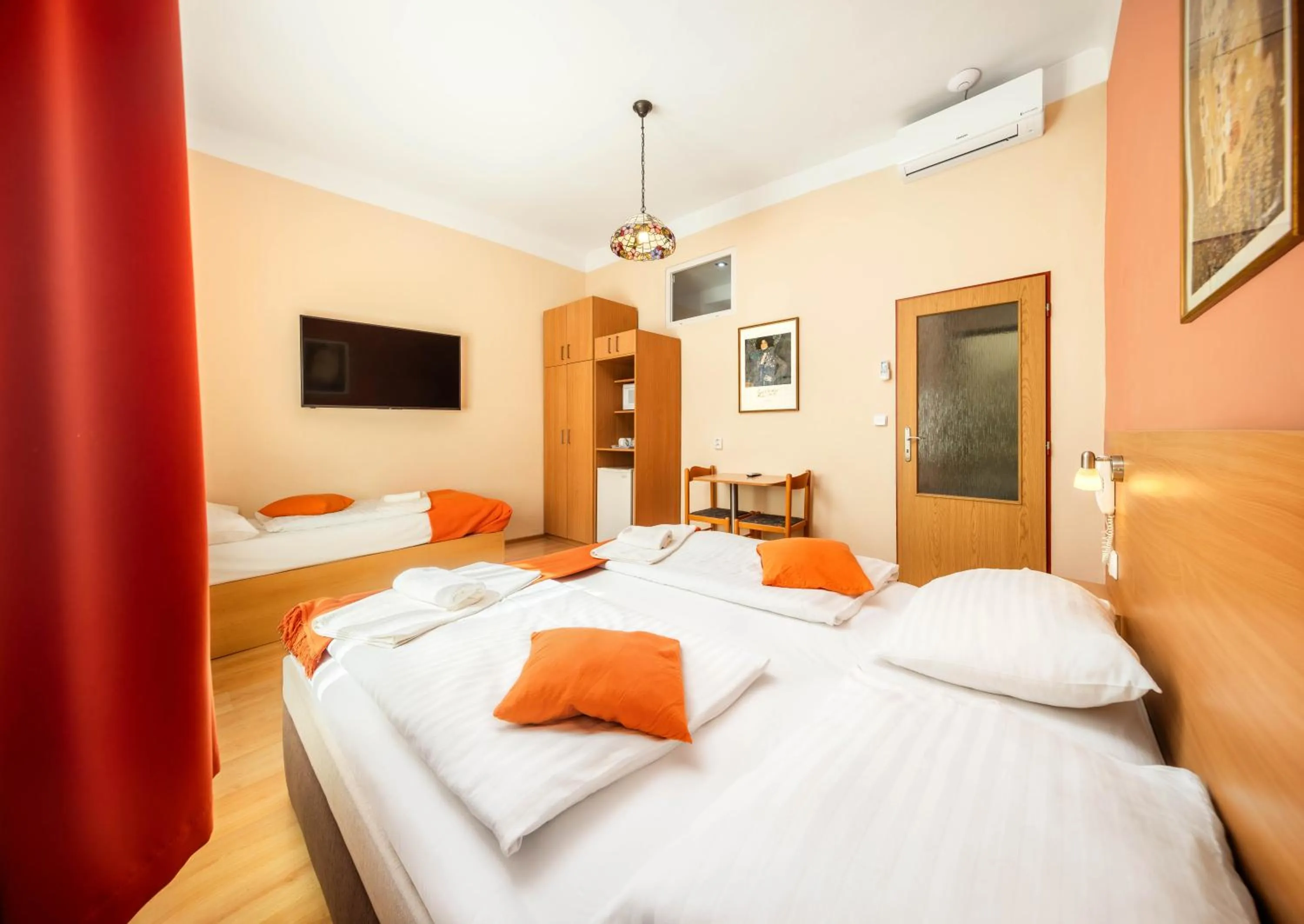 Bed in Hotel Golden City Garni