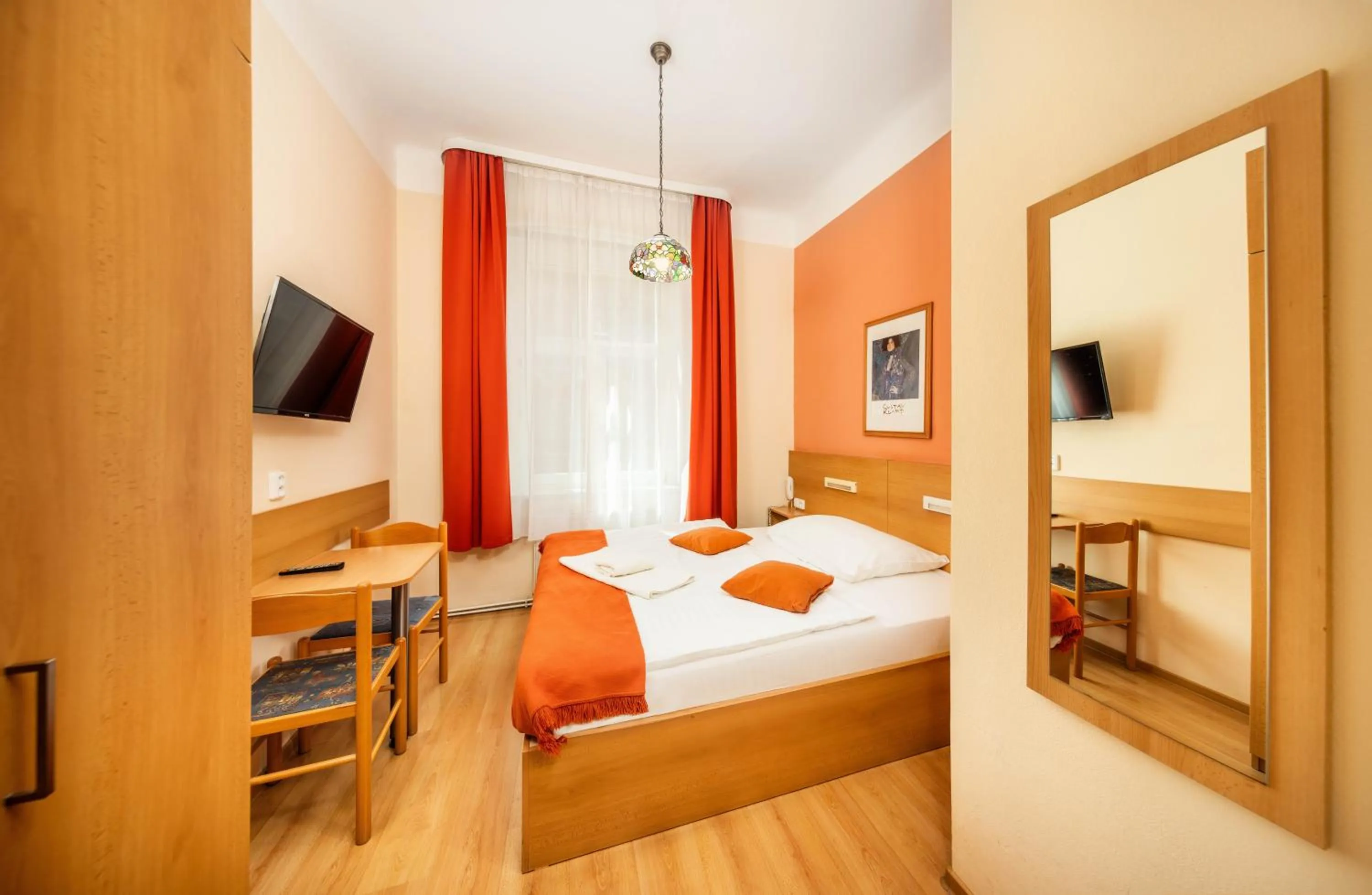 Bed in Hotel Golden City Garni