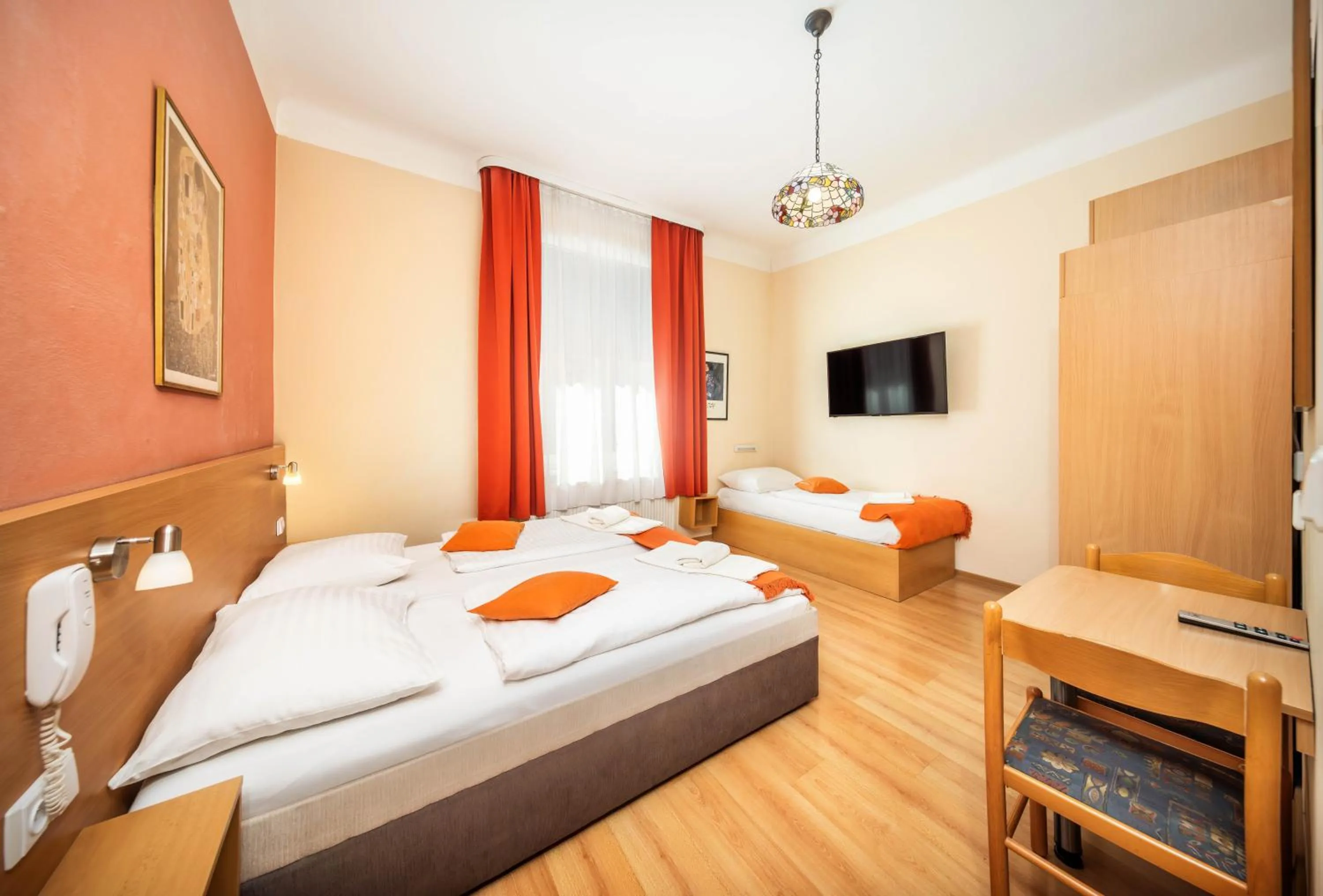 Bed in Hotel Golden City Garni