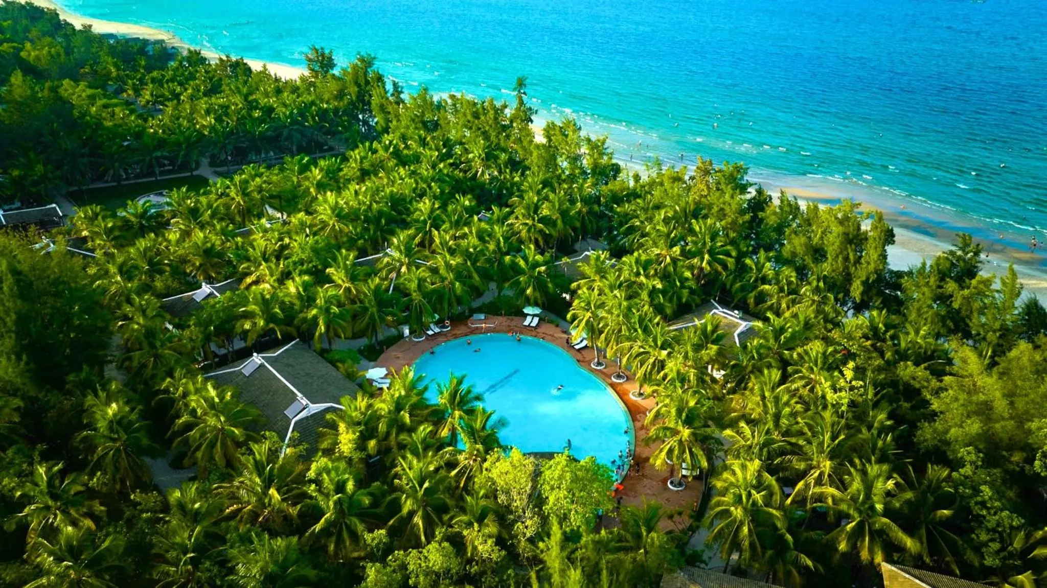Swimming pool in Lang Co Beach Resort