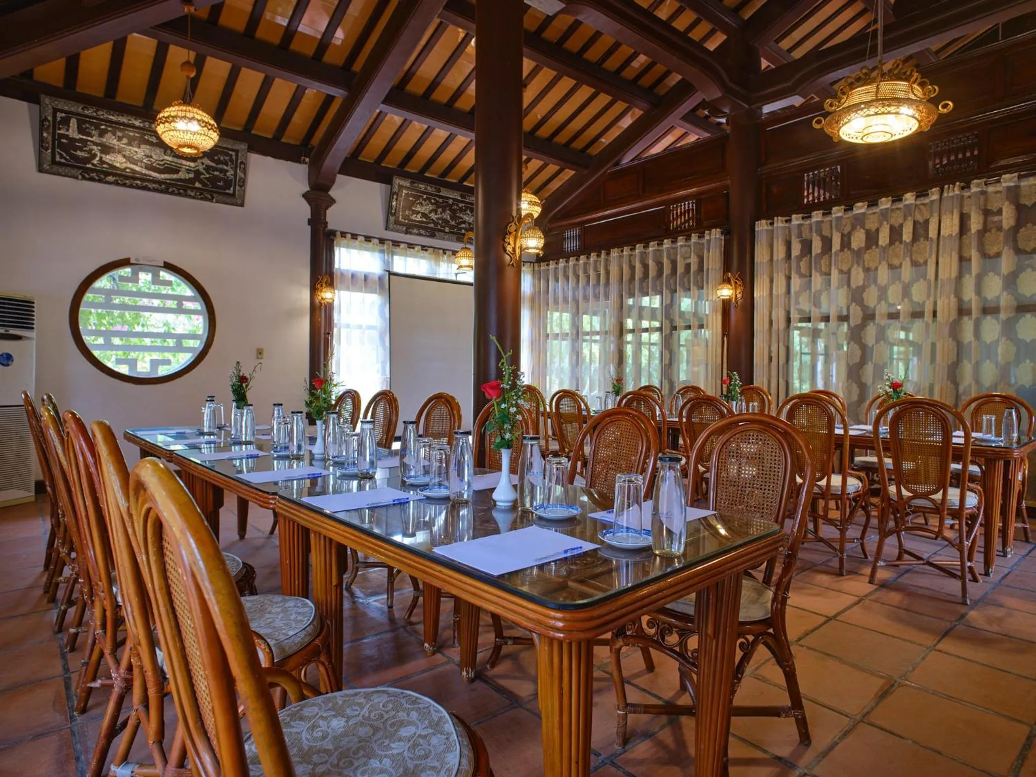 Restaurant/places to eat in Lang Co Beach Resort