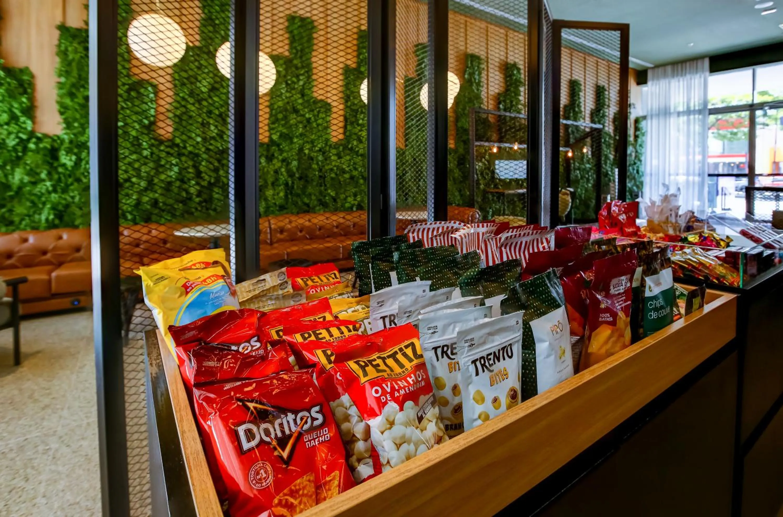 Restaurant/places to eat in Hilton Garden Inn Rebouças