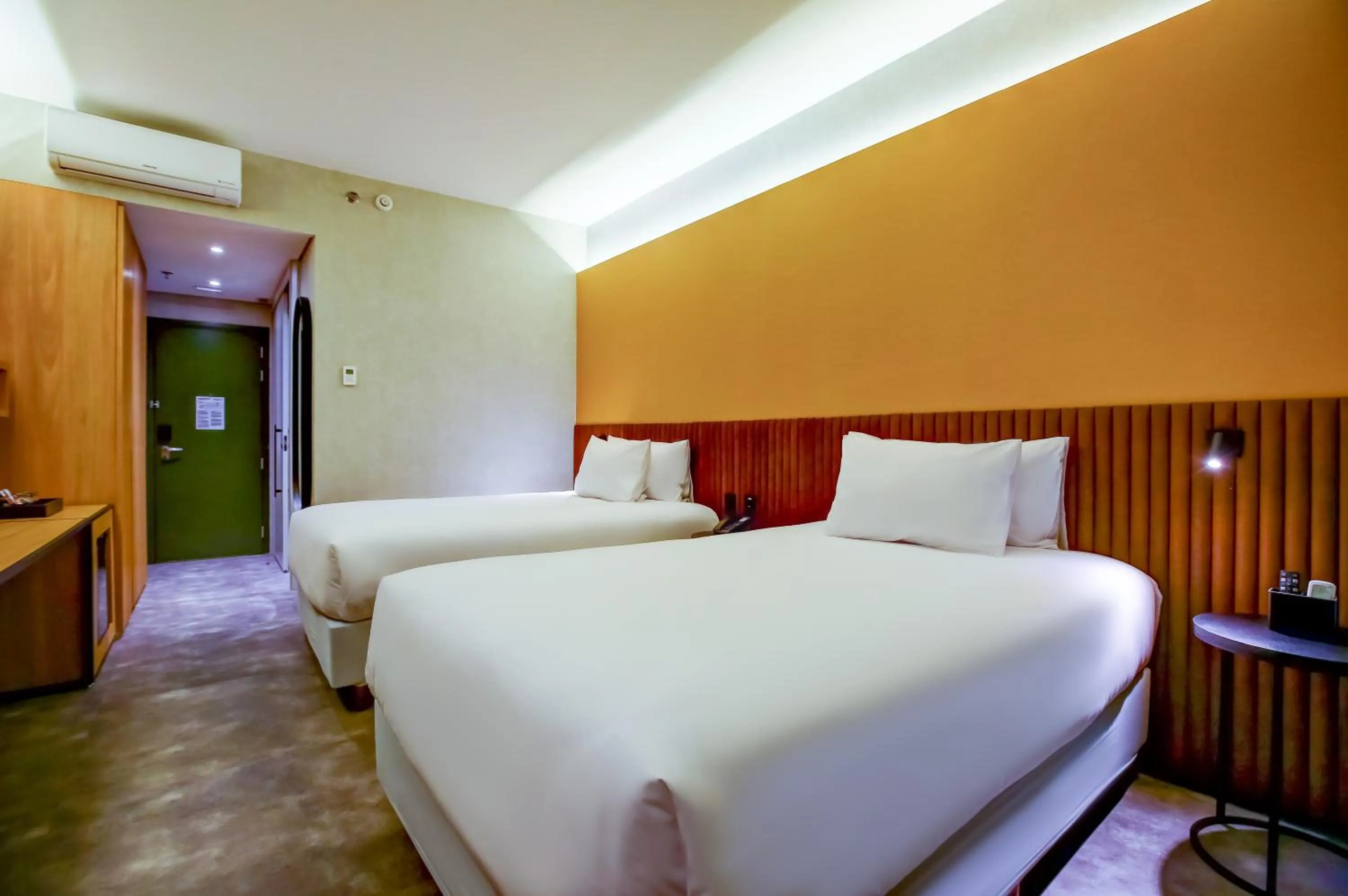 Bedroom, Bed in Hilton Garden Inn Rebouças