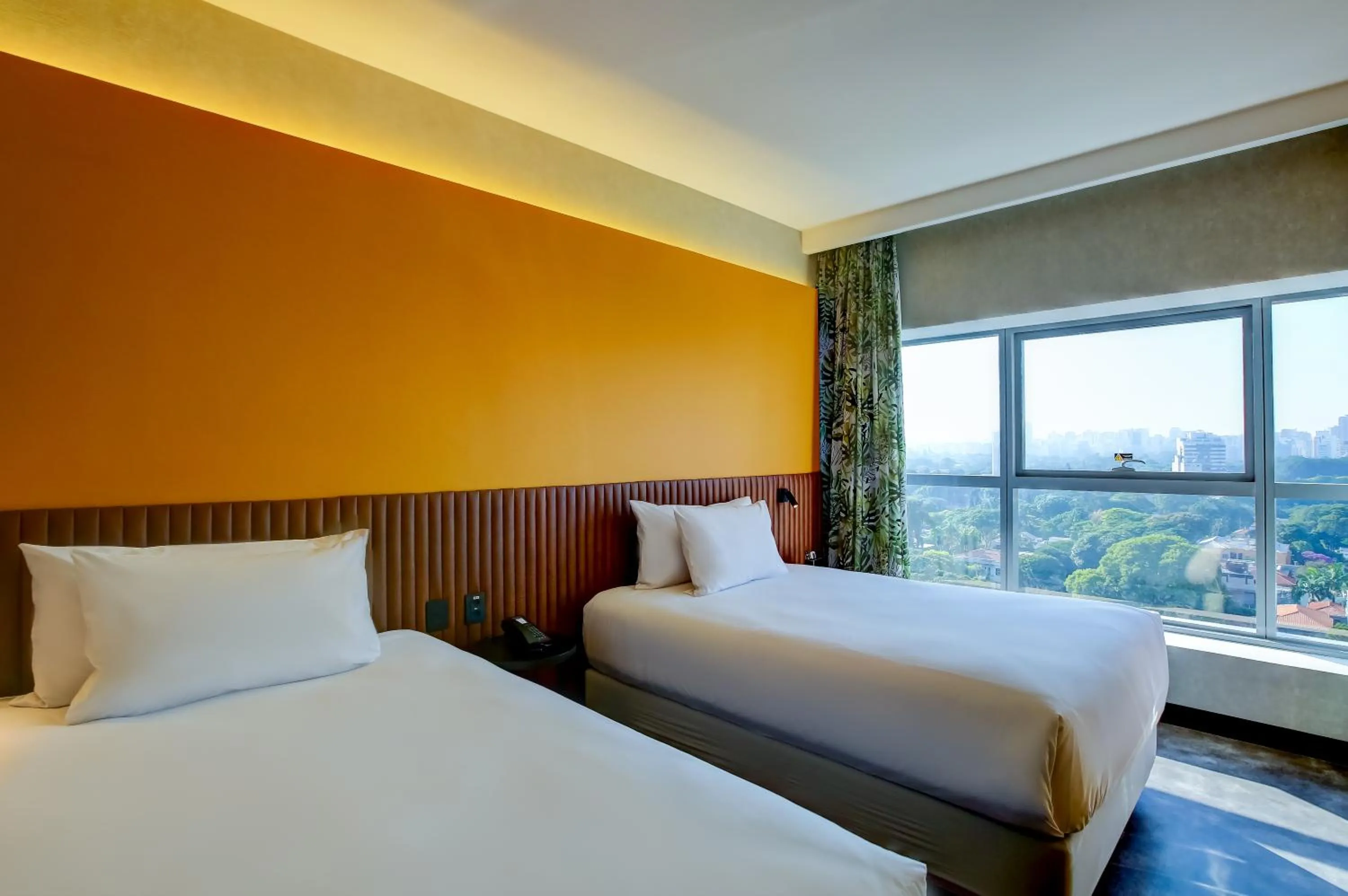 View (from property/room), Bed in Hilton Garden Inn Rebouças