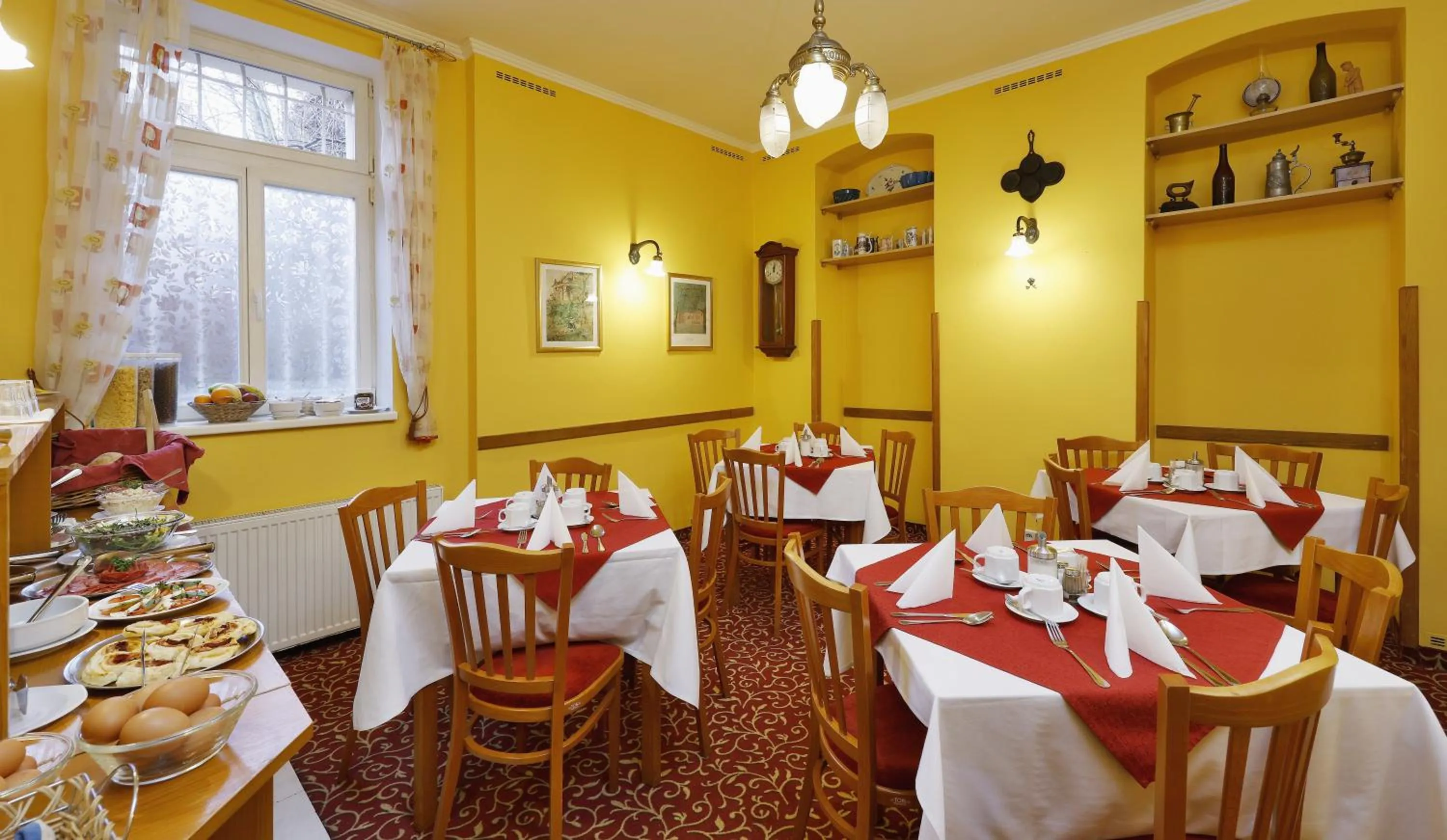 Breakfast in Hotel Boston