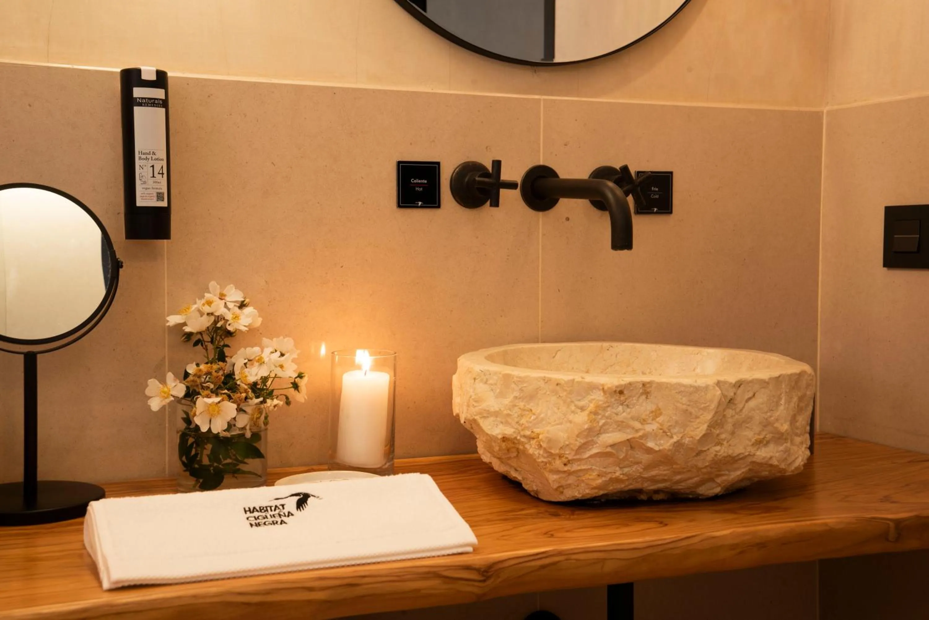 Bathroom in Hábitat Cigüeña Negra