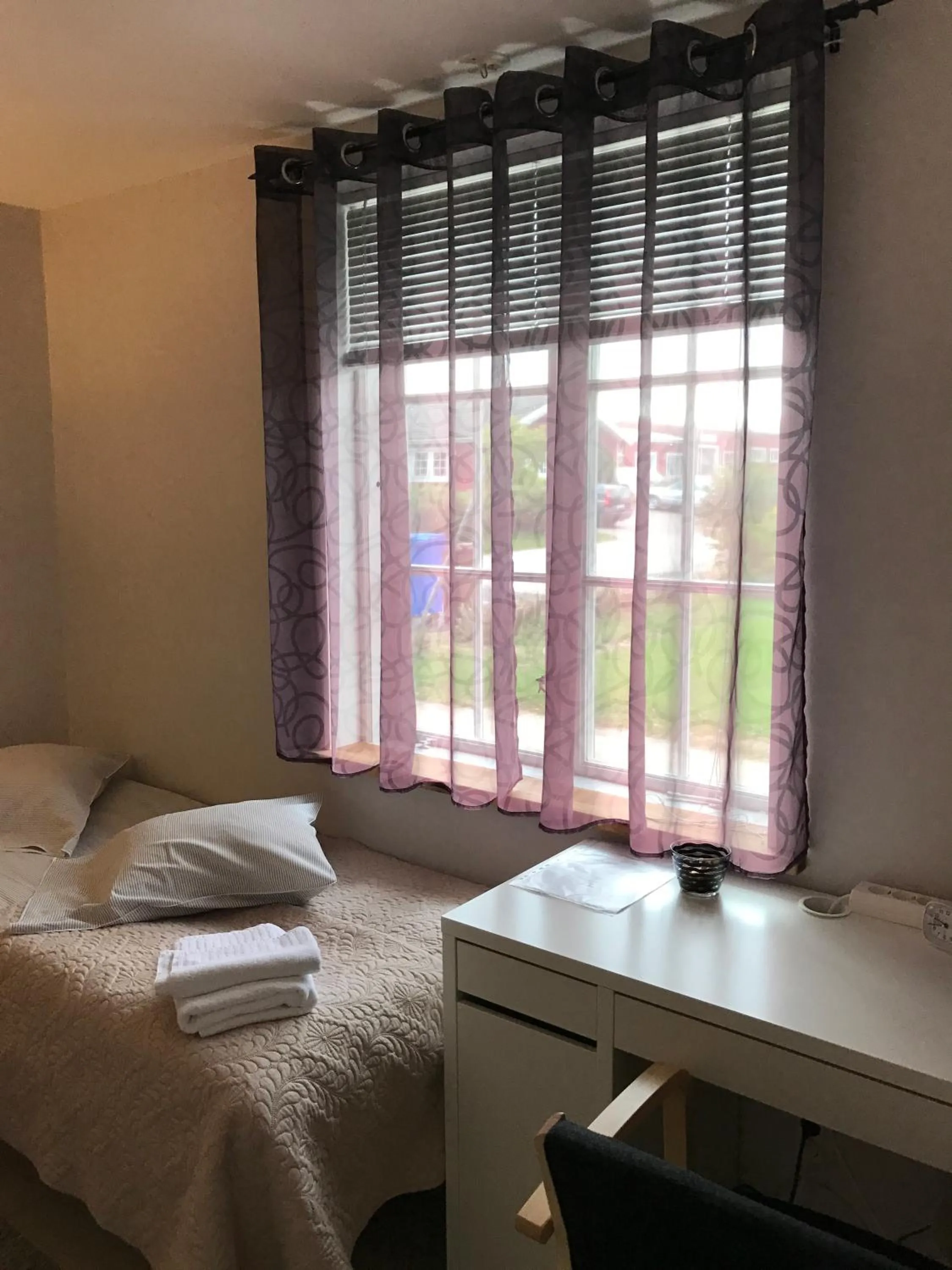 Day, Bed in Hedemora Logi