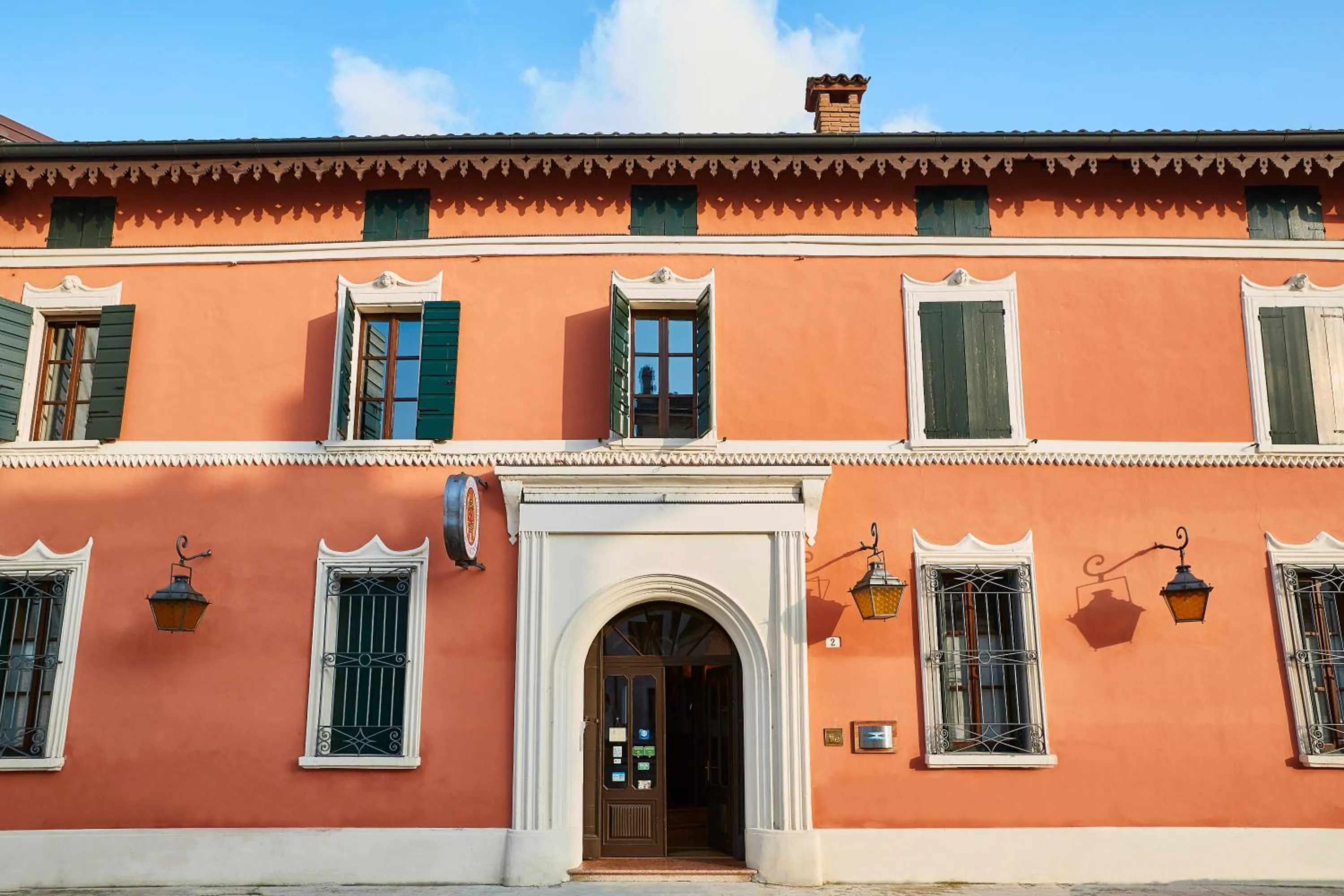 Facade/entrance in Albergo Trattoria Il Leone
