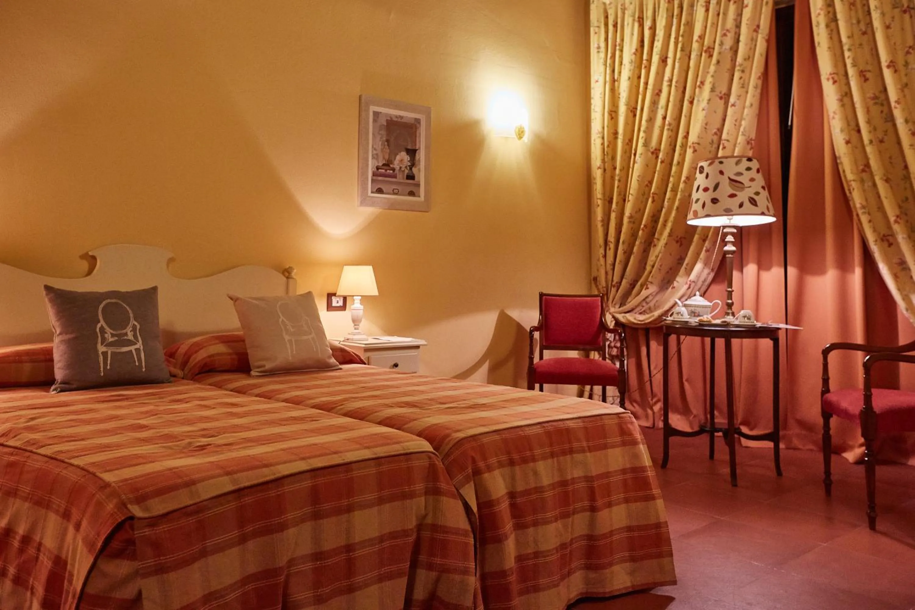 Twin Room in Albergo Trattoria Il Leone