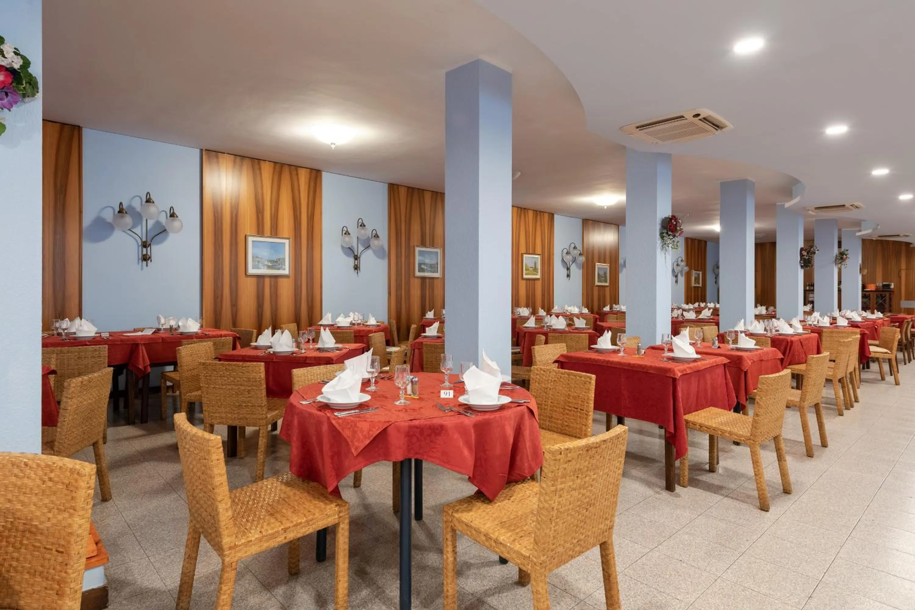 Restaurant/places to eat in Hotel Palme & Suite