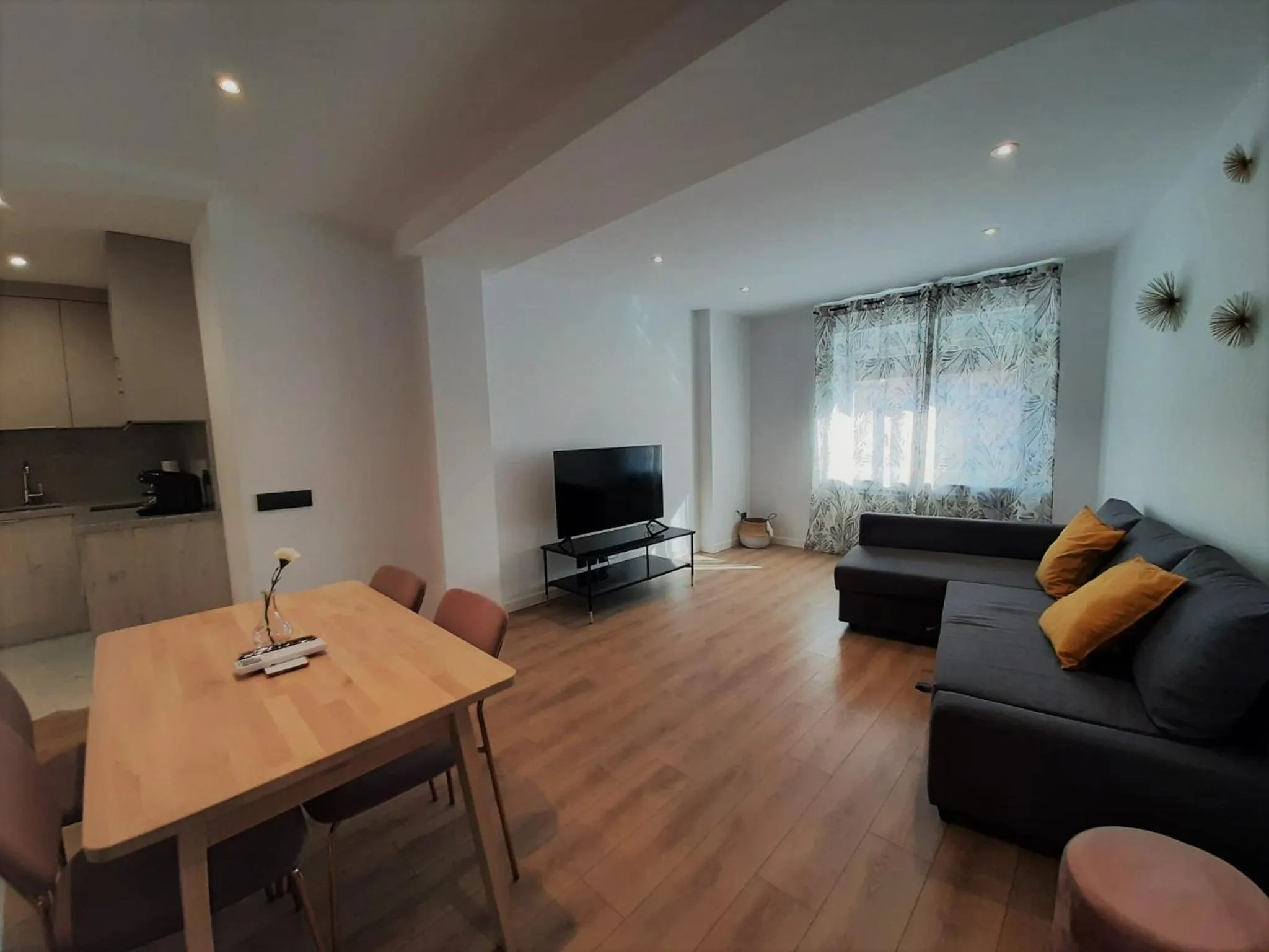 TV and multimedia in Apartamentos Celestina by gaiarooms