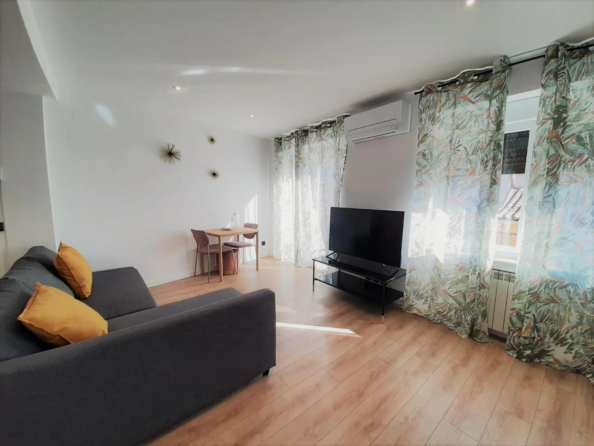 TV and multimedia in Apartamentos Celestina by gaiarooms