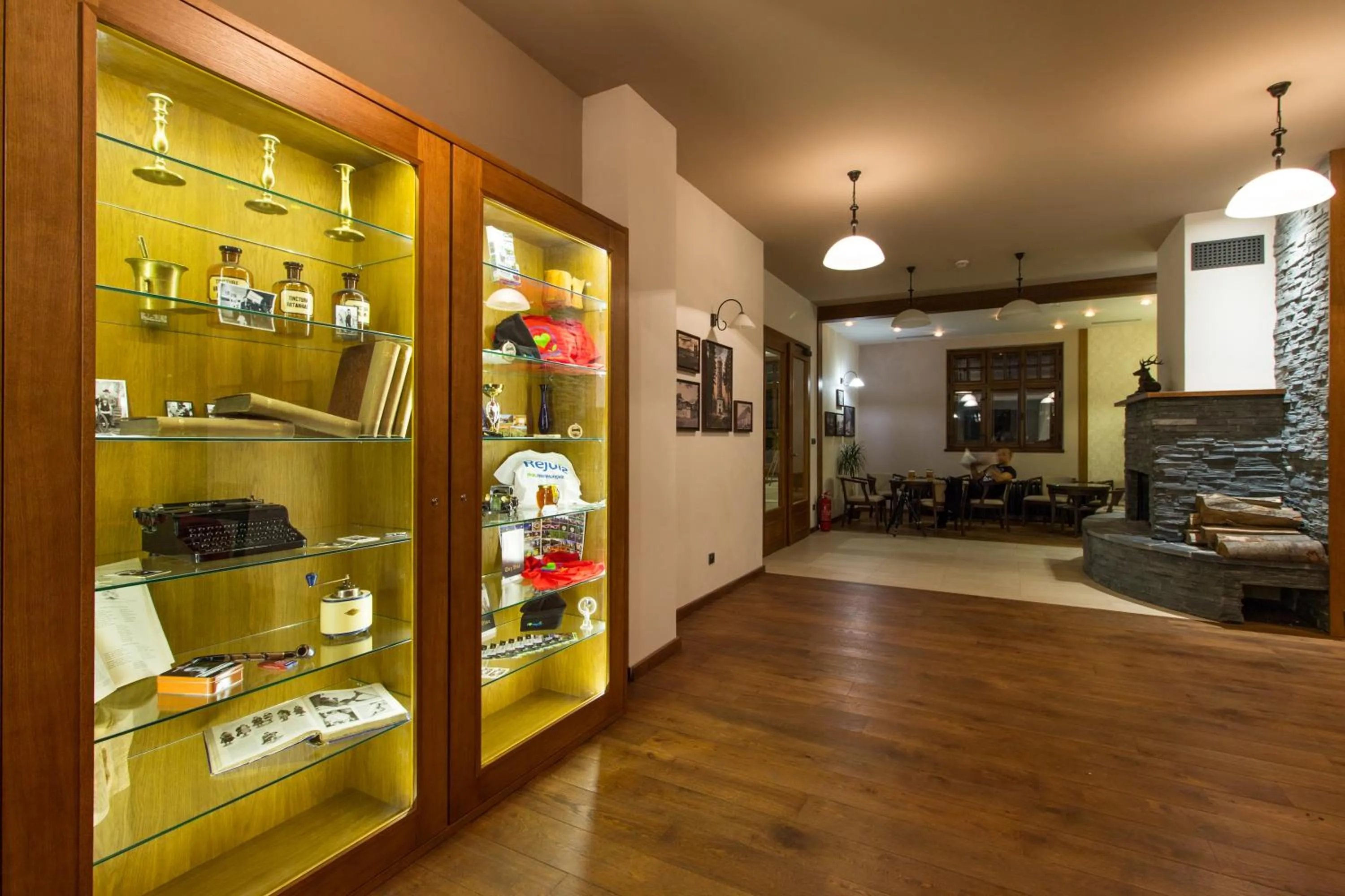 Restaurant/places to eat in Hotel Franz