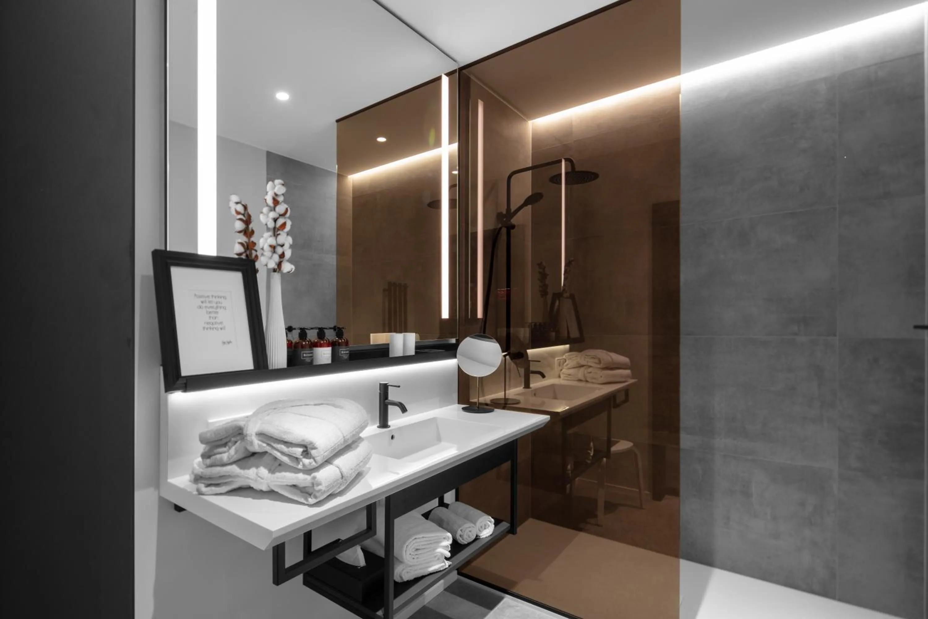 Shower, Bed in THE MANES Boutique Hotel Prague