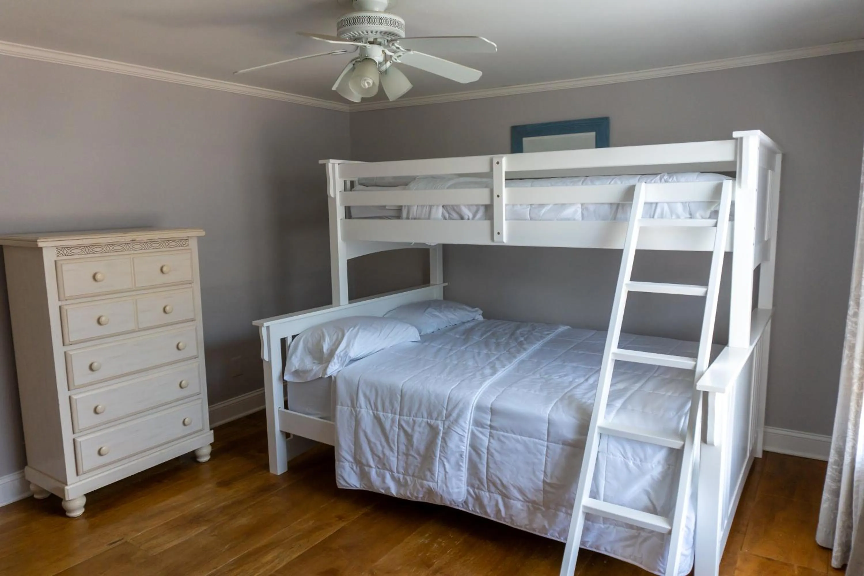 bunk bed, Bed in Beach Walk Hotel