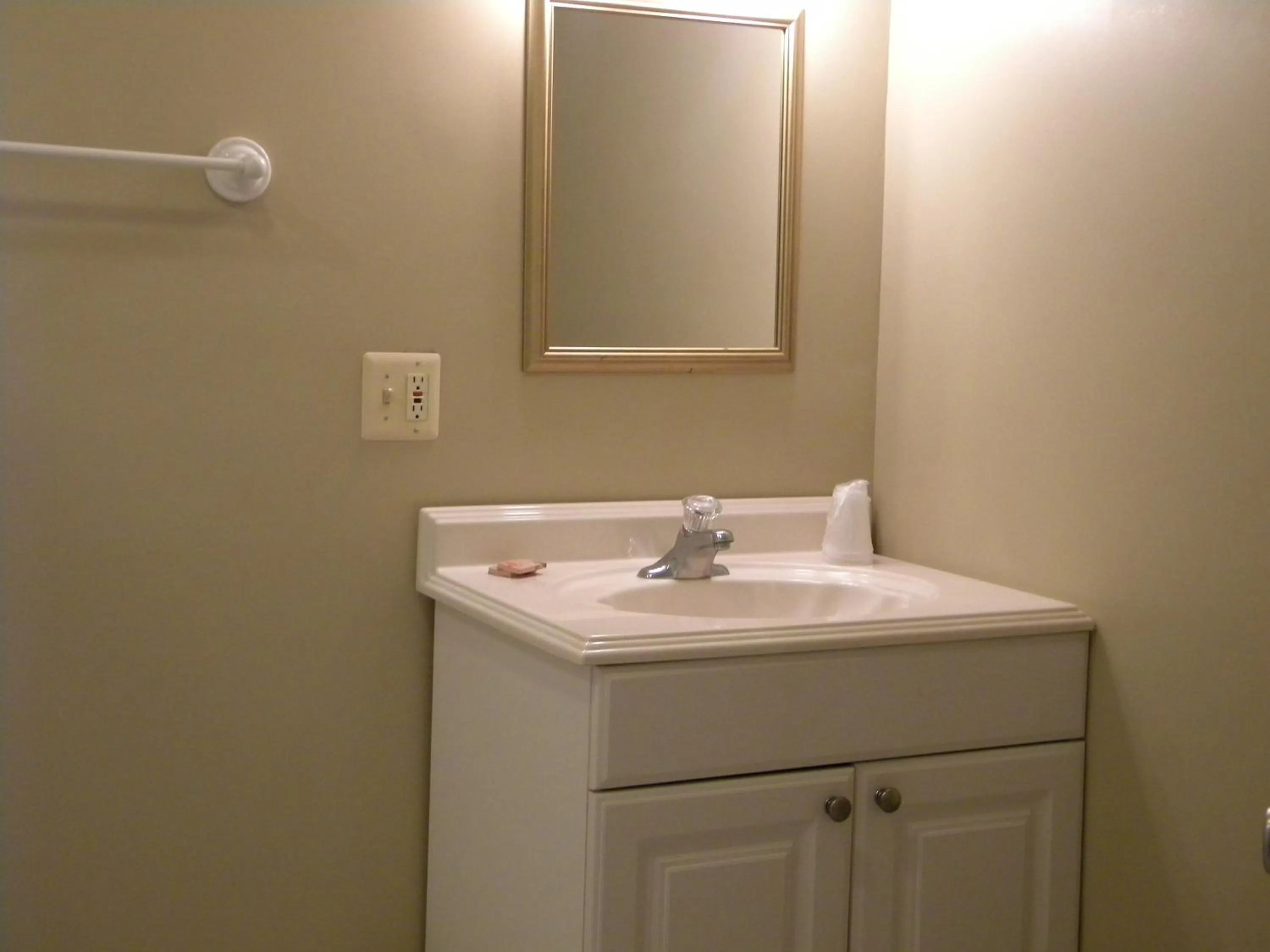 Bathroom in Beach Walk Hotel