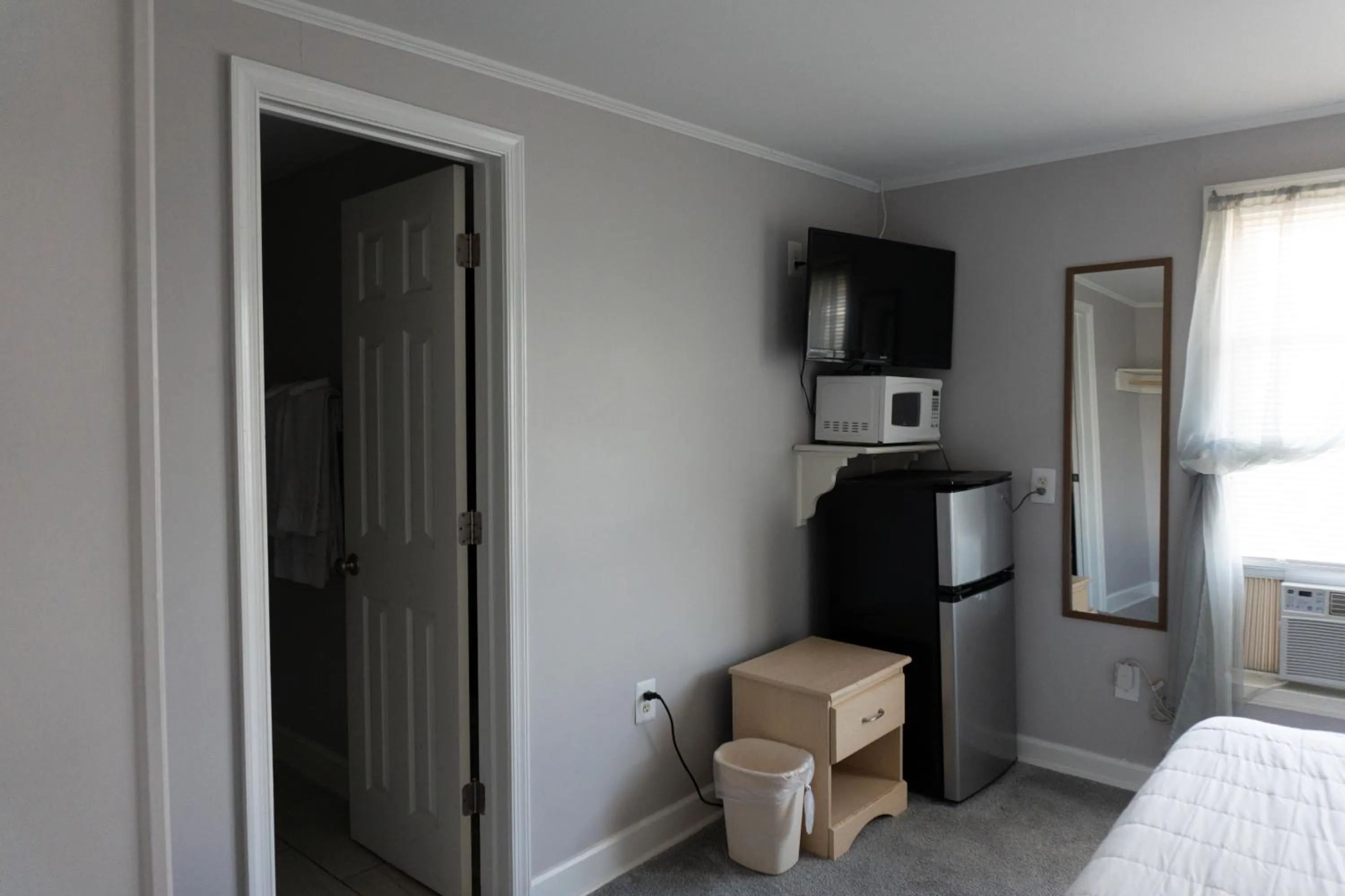 TV and multimedia, Bed in Beach Walk Hotel