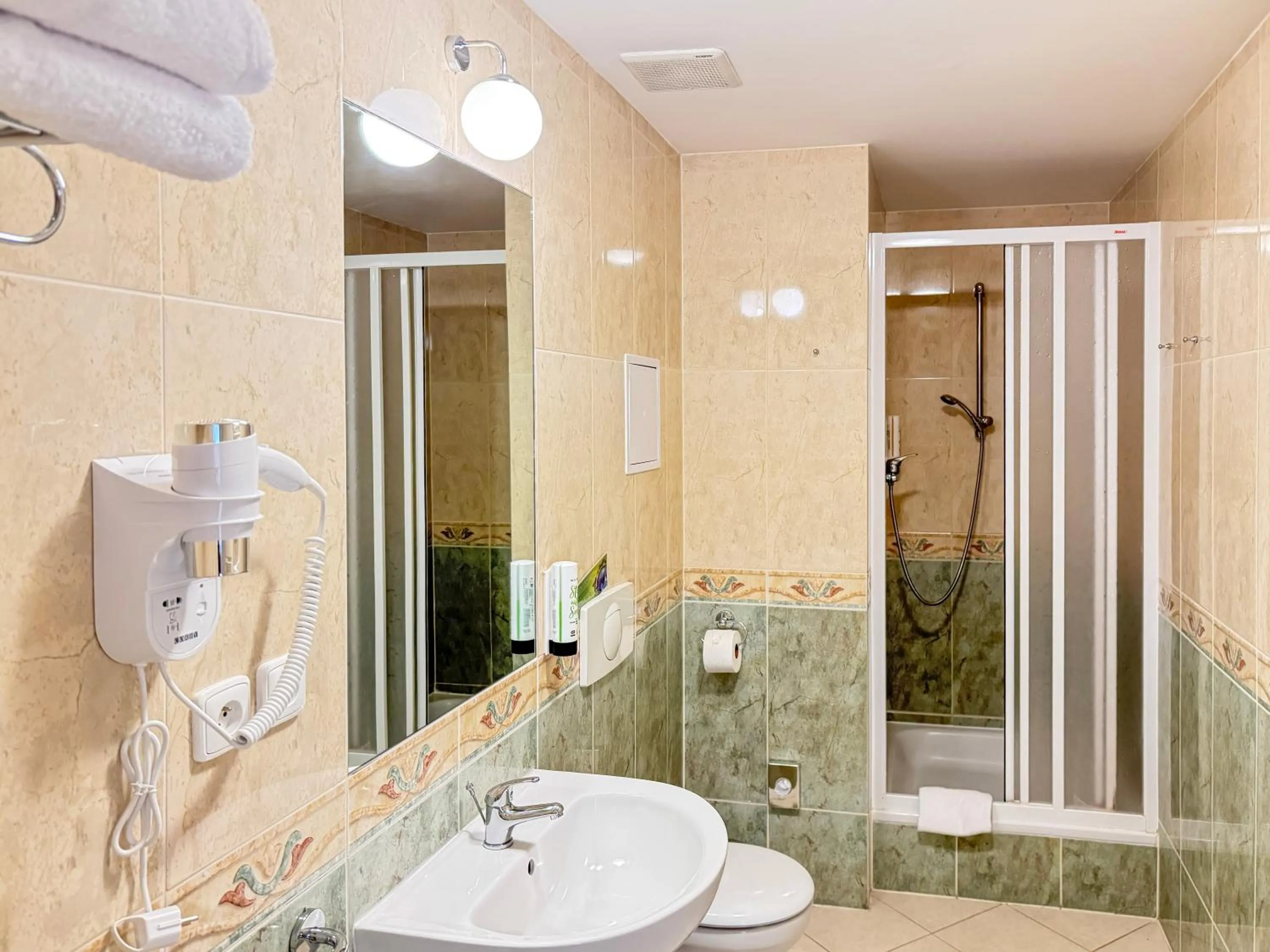 Bathroom in Residence Romanza