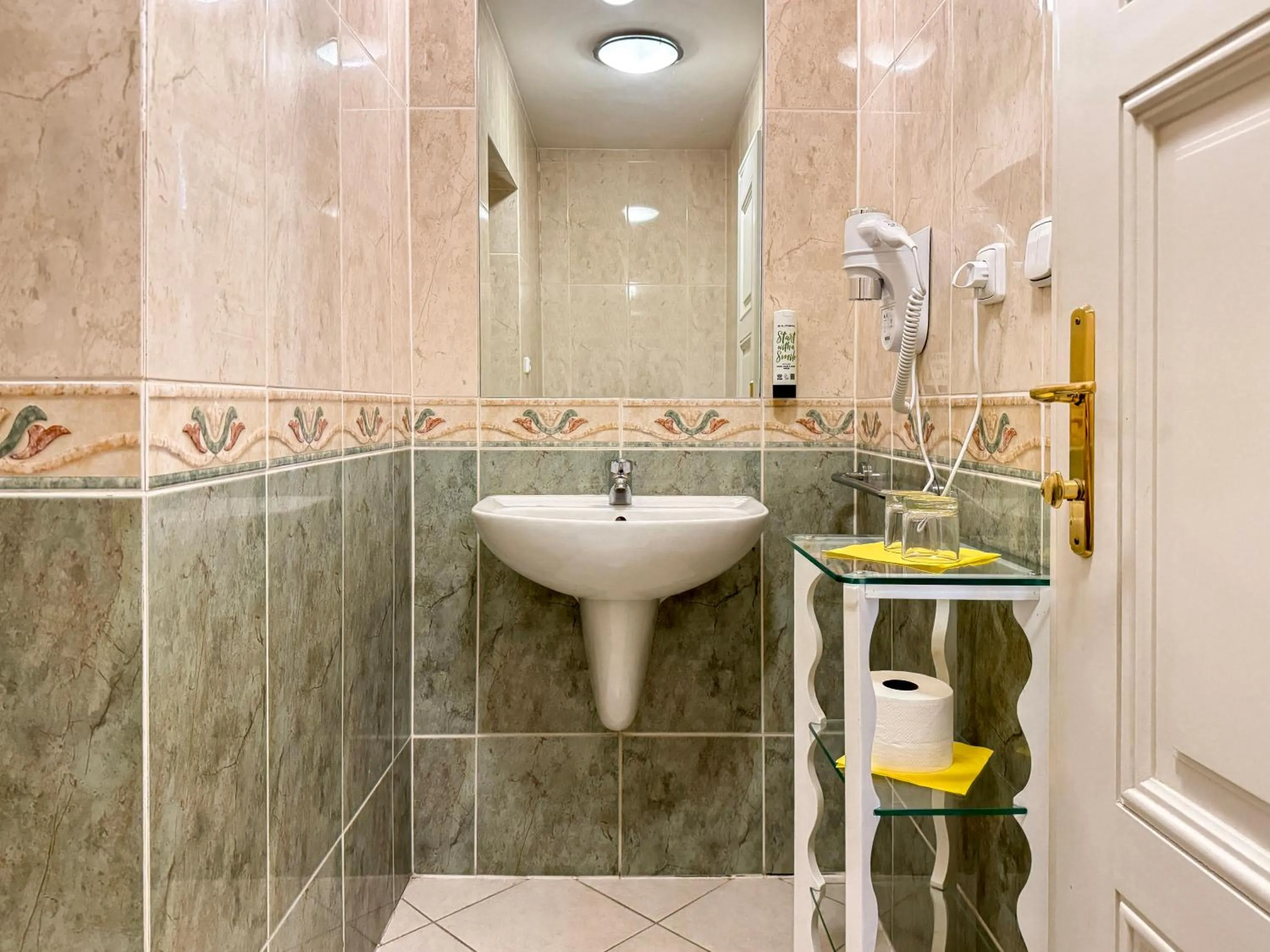 Bathroom in Residence Romanza