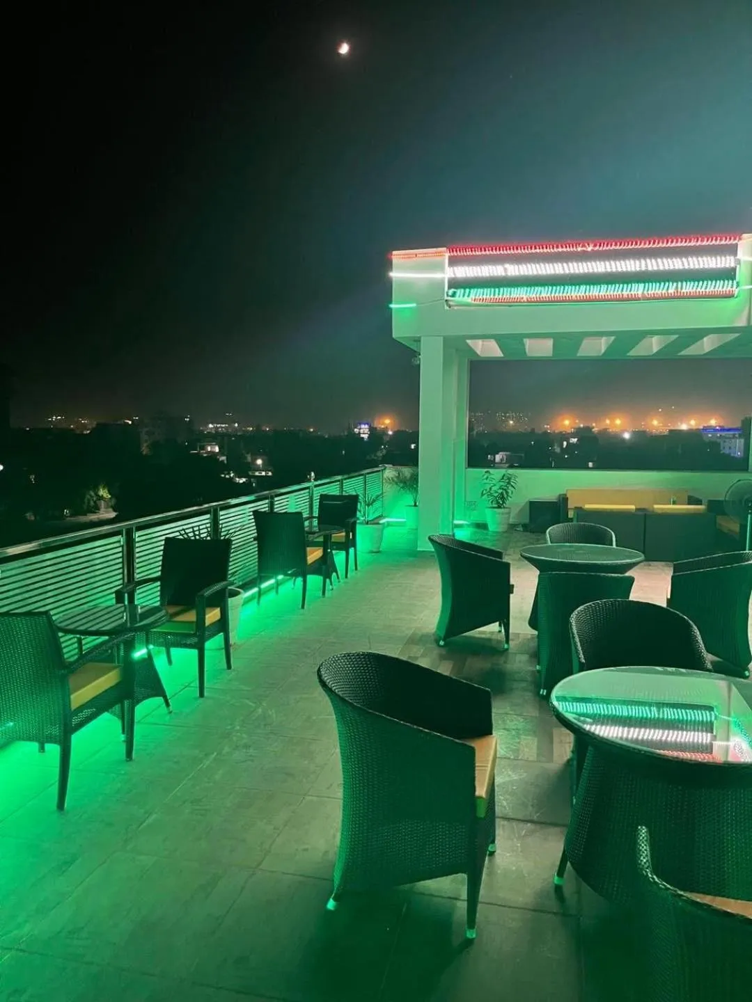 Lounge or bar in Twin Towers