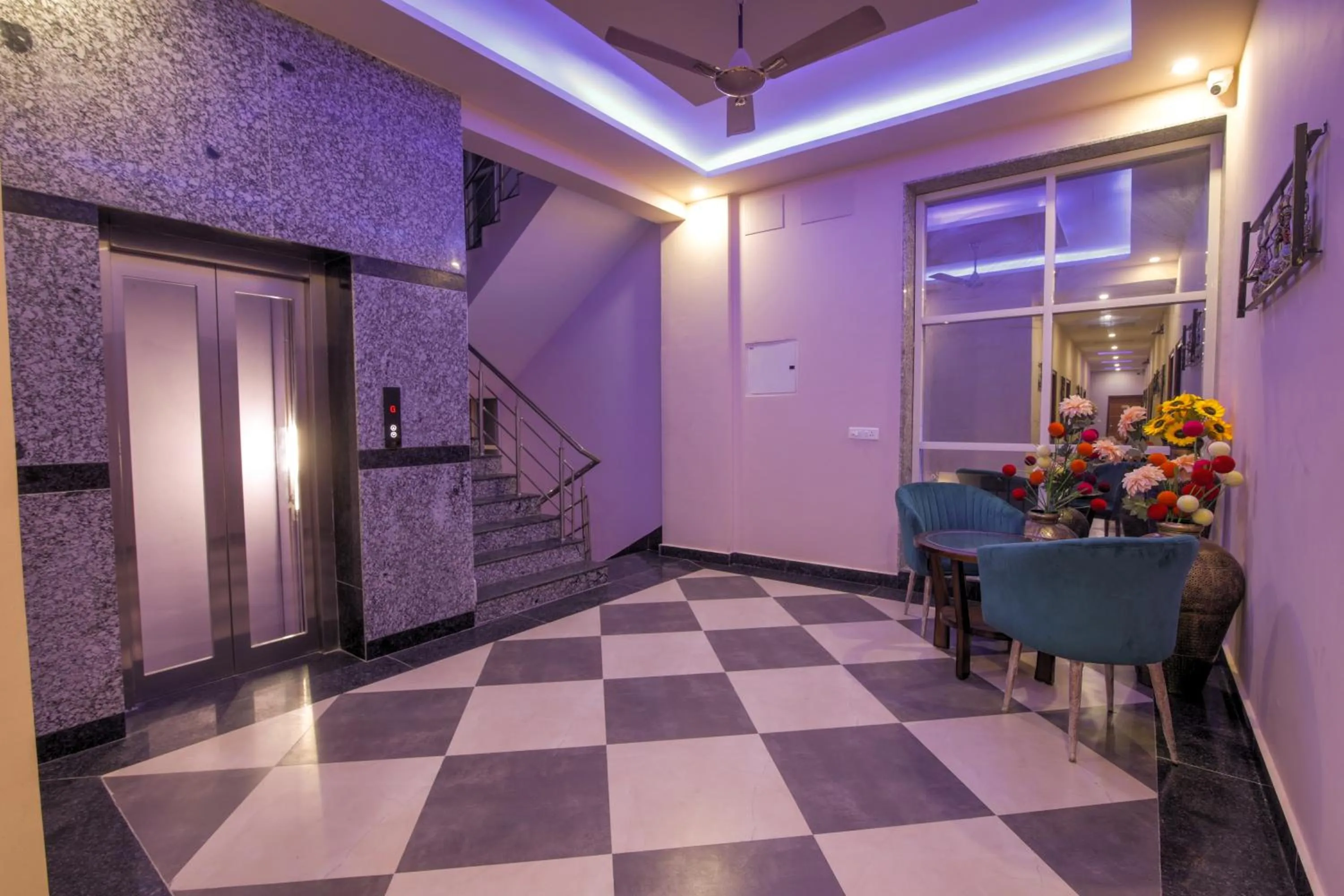 Lobby or reception in Twin Towers