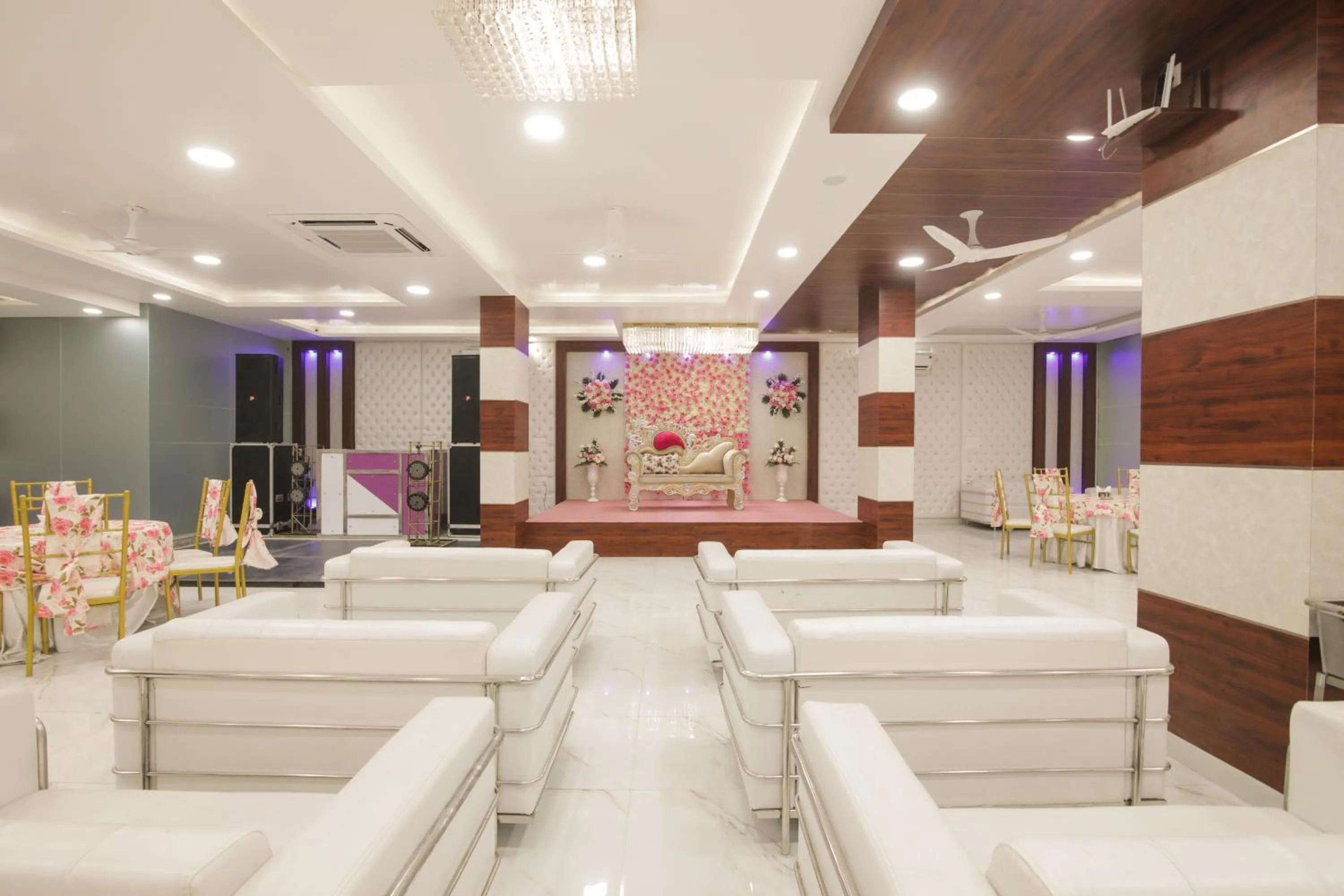 Banquet/Function facilities in Twin Towers