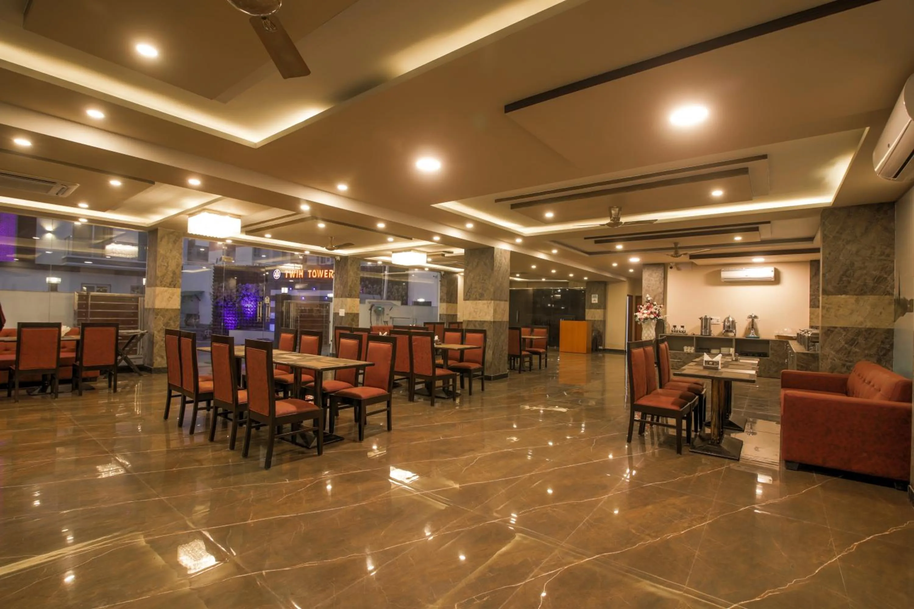 Restaurant/places to eat in Twin Towers