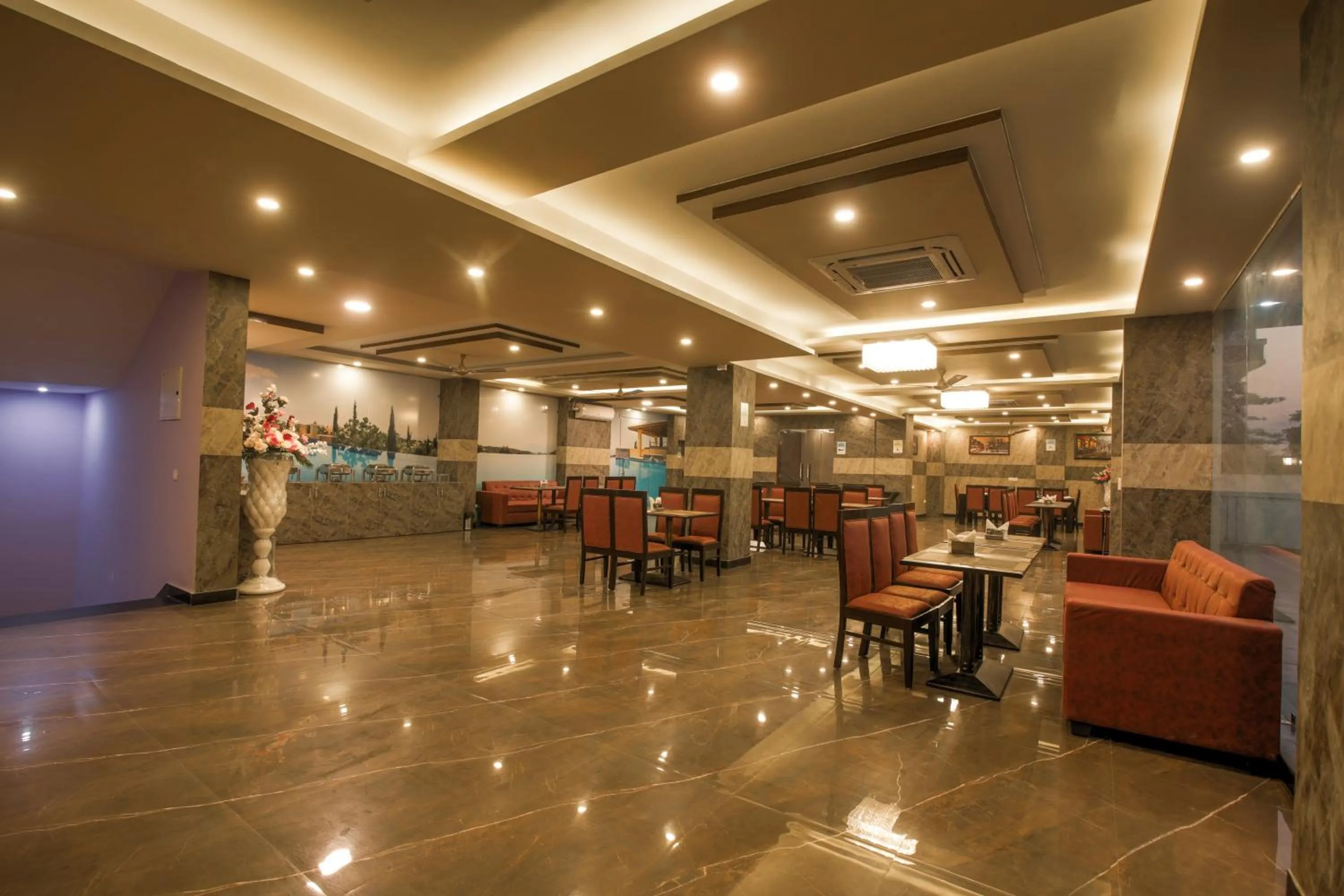 Restaurant/places to eat in Twin Towers